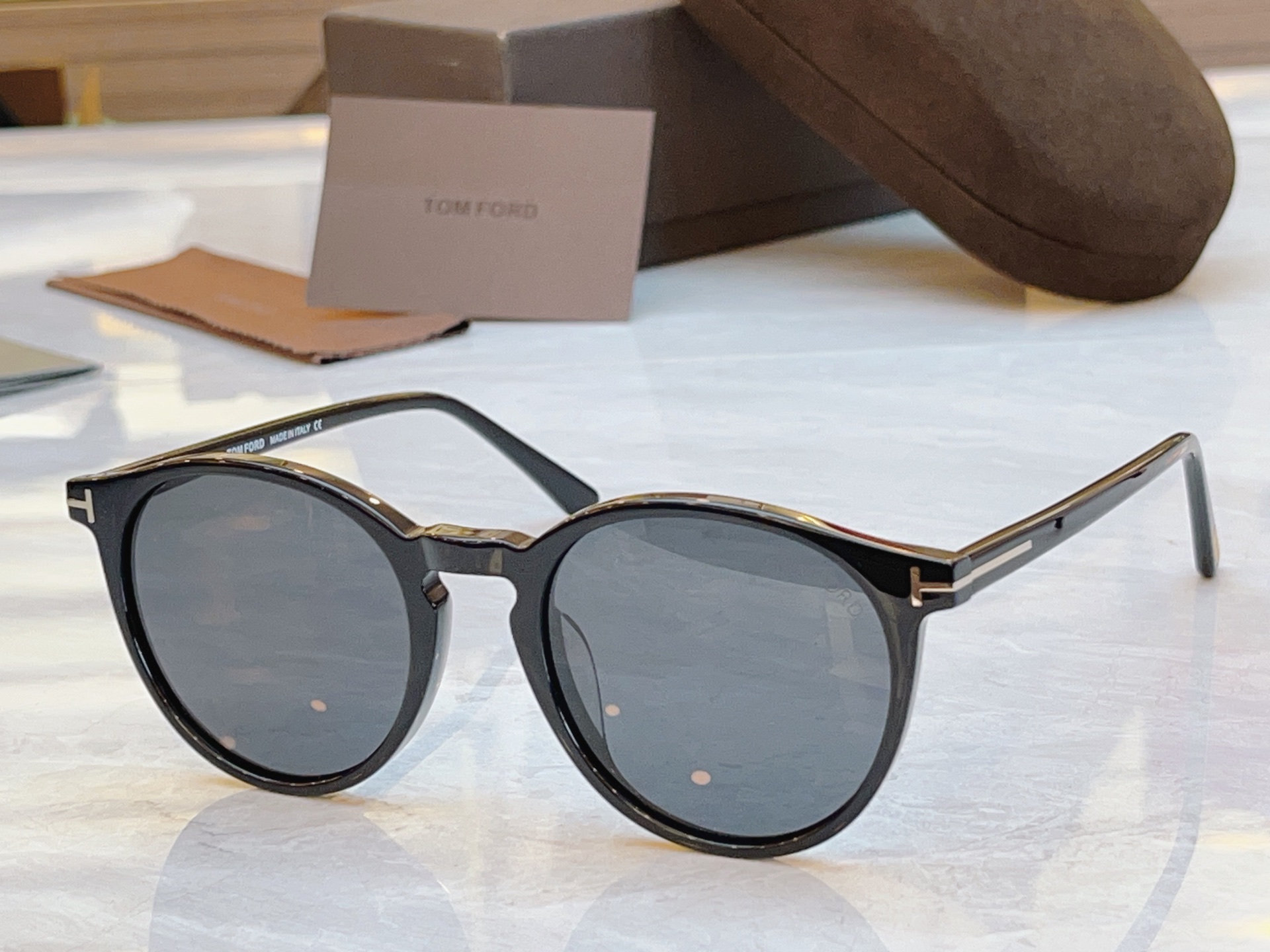 ，【TOM FOR*】汤姆*福特新款太阳镜，MODEL：TF5294，SIZE：51口21-145