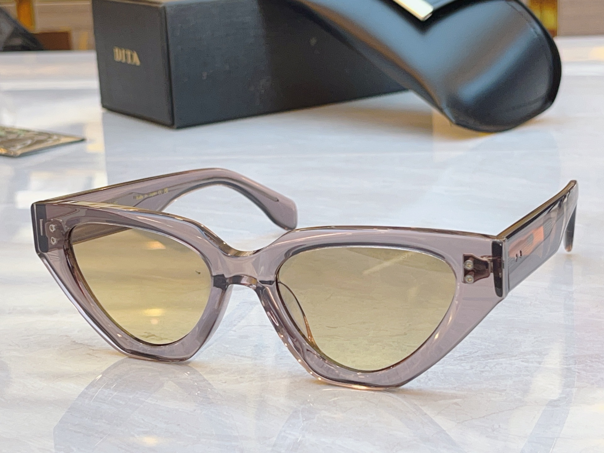 ，【DIT*】蒂*塔新款太阳镜，MODEL：DTS934-A-04，SIZE：53口19-148