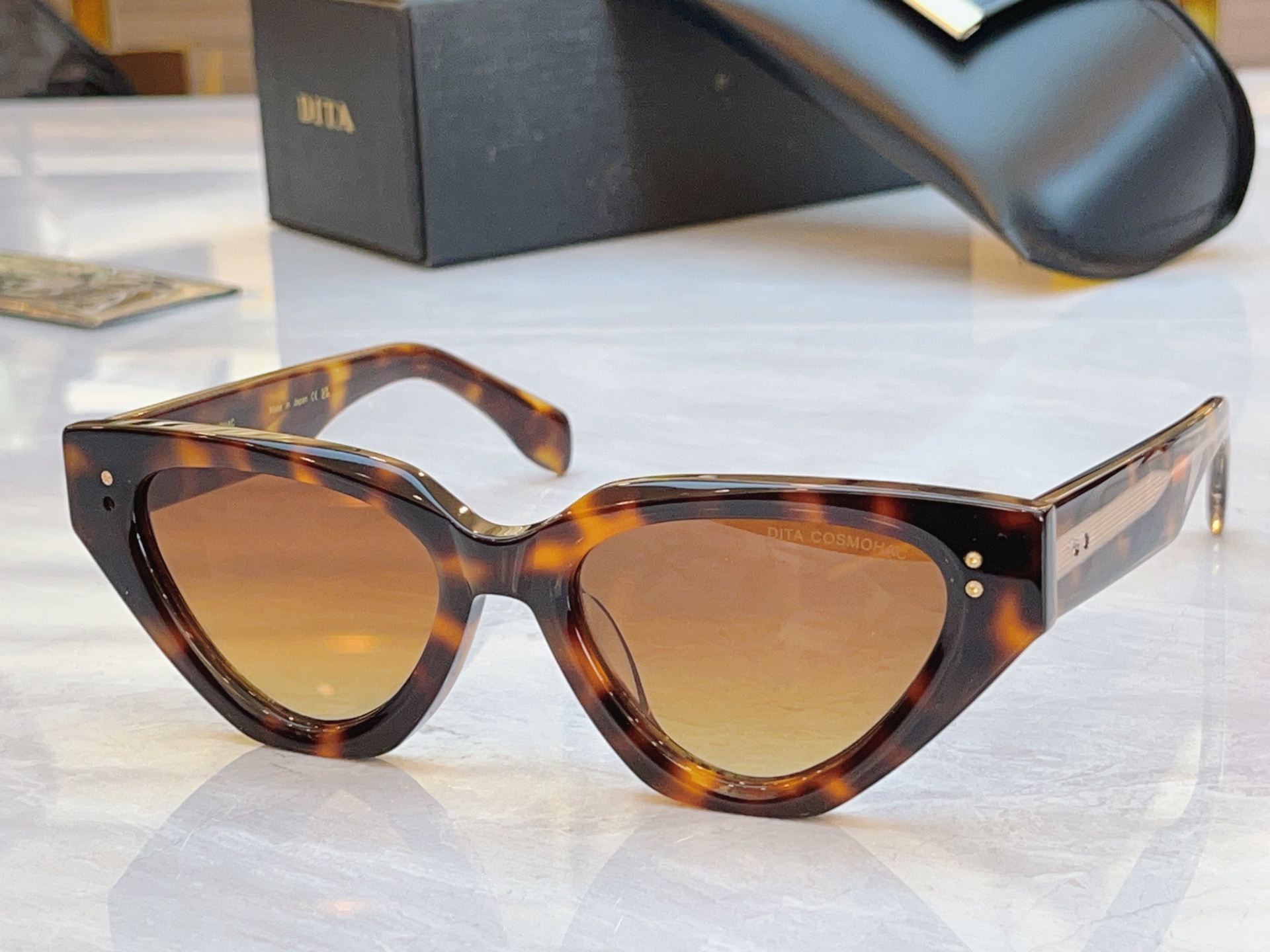 ，【DIT*】蒂*塔新款太阳镜，MODEL：DTS934-A-04，SIZE：53口19-148