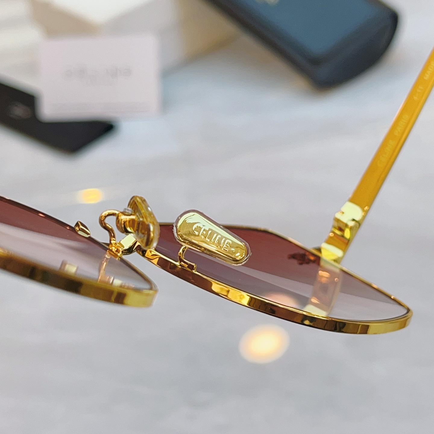 ，【CELIN*】赛*琳新款太阳镜， MODEL:CL42129U，SIZE: 59口18-145