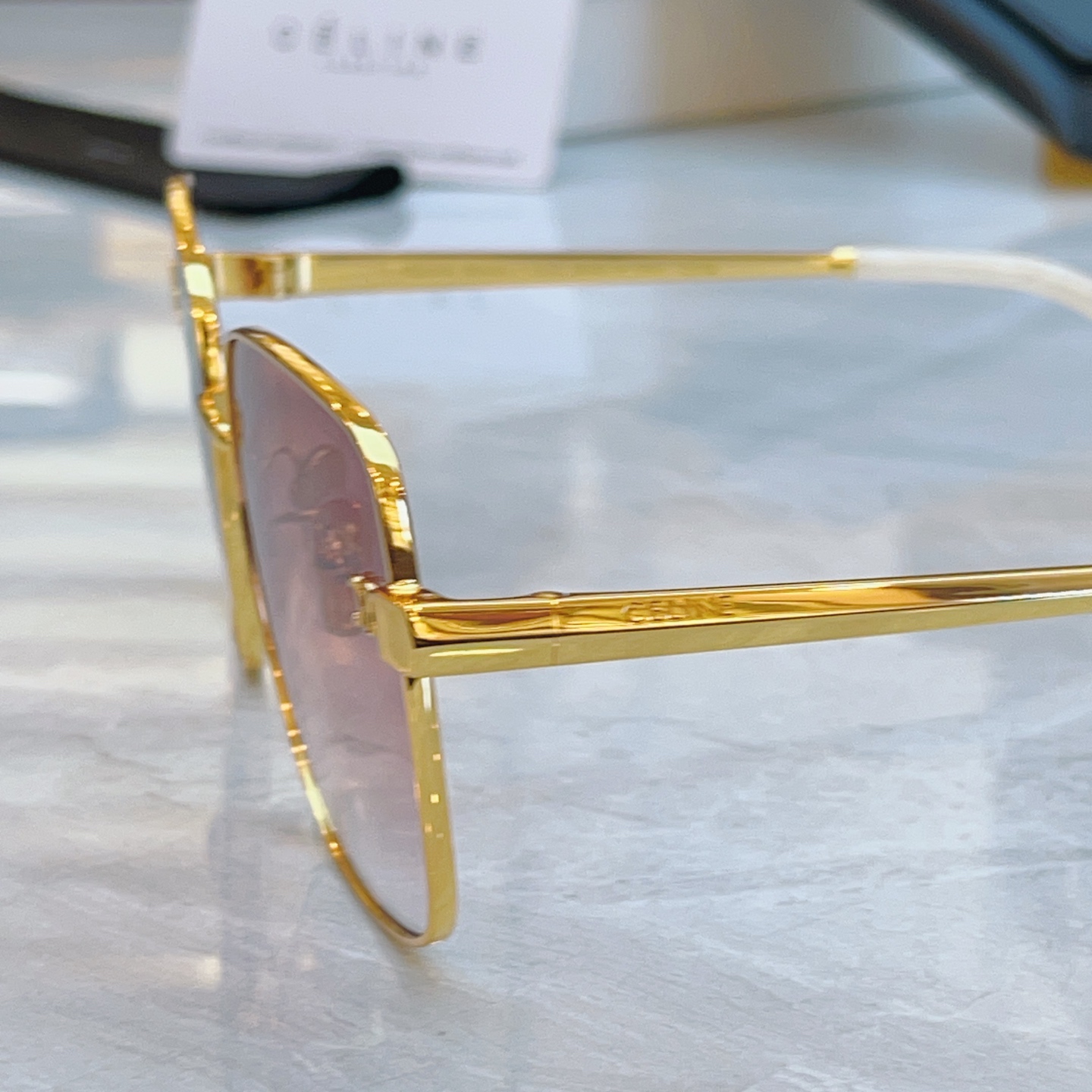 ，【CELIN*】赛*琳新款太阳镜， MODEL:CL42130U，SIZE: 59口18-145