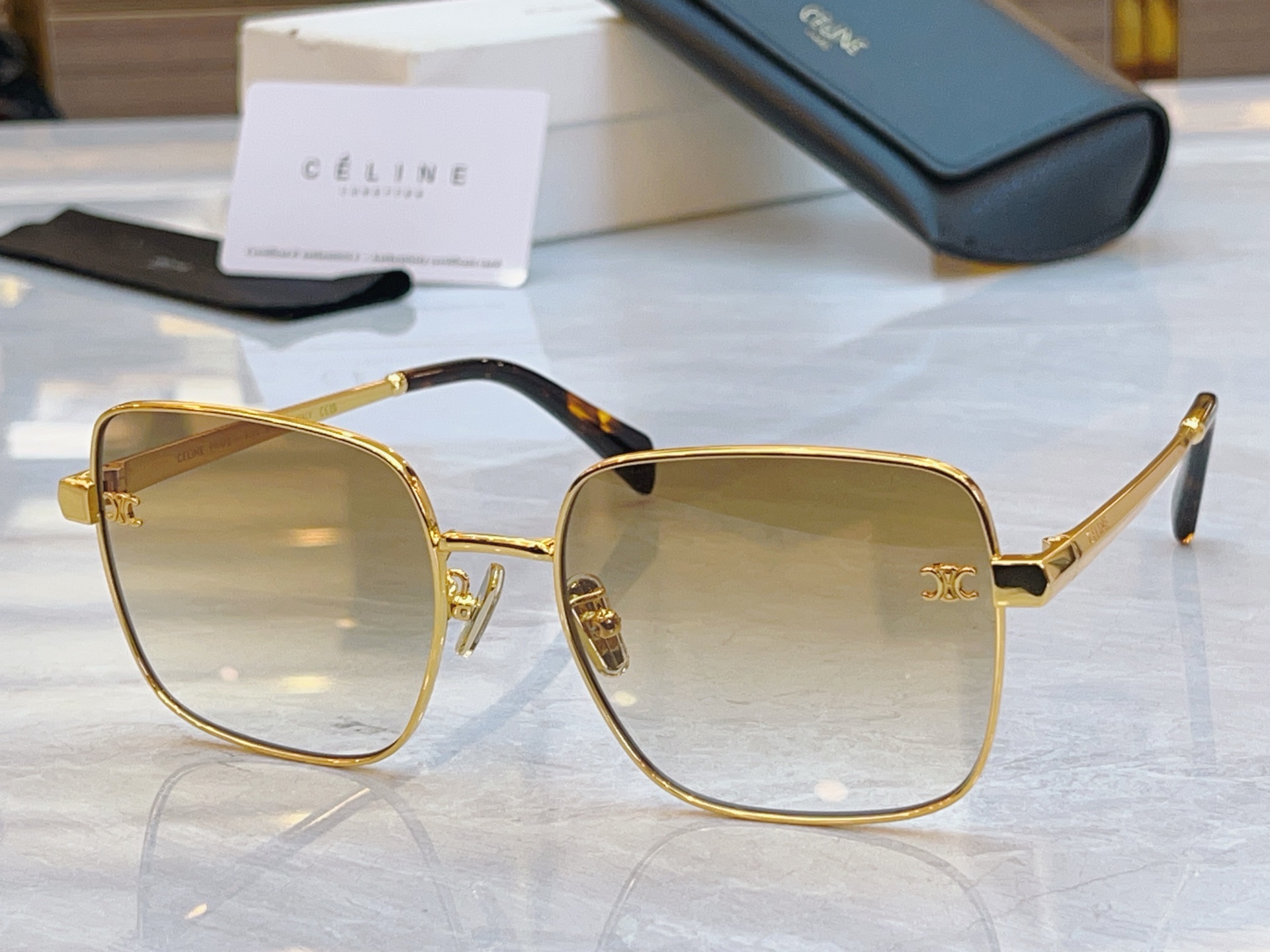 ，【CELIN*】赛*琳新款太阳镜， MODEL:CL42130U，SIZE: 59口18-145