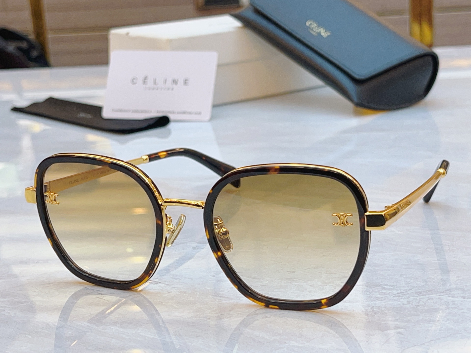 ，【CELIN*】赛*琳新款太阳镜， MODEL:CL42128U，SIZE: 55口22-145