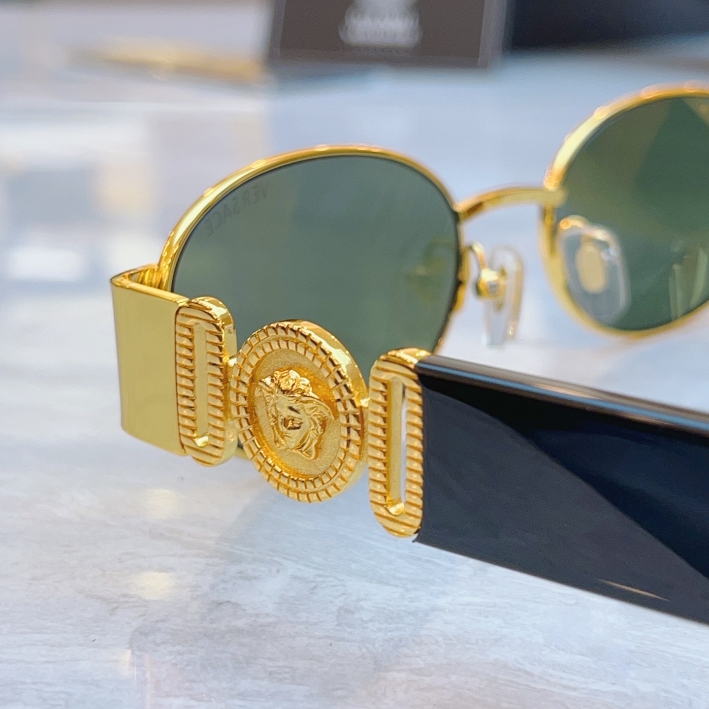 ，【VERSAC*】范思*哲新款太阳镜，MODEL：VE 2299，SIZE：56口18-140