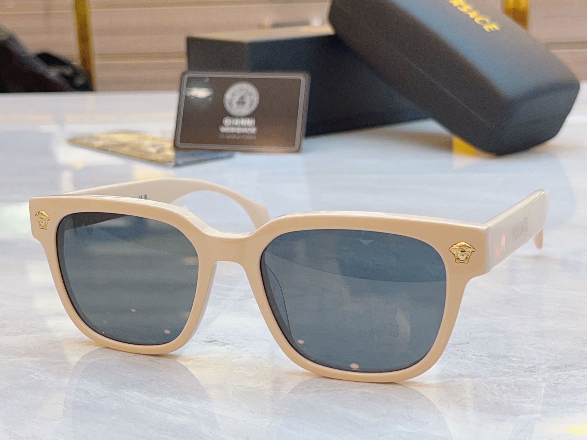 ，【VERSAC*】范思*哲新款太阳镜，MODEL：VE 4513，SIZE：56口17-140