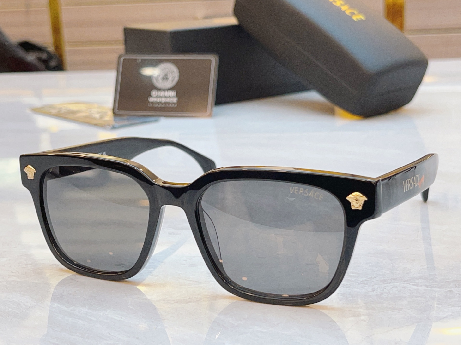 ，【VERSAC*】范思*哲新款太阳镜，MODEL：VE 4513，SIZE：56口17-140