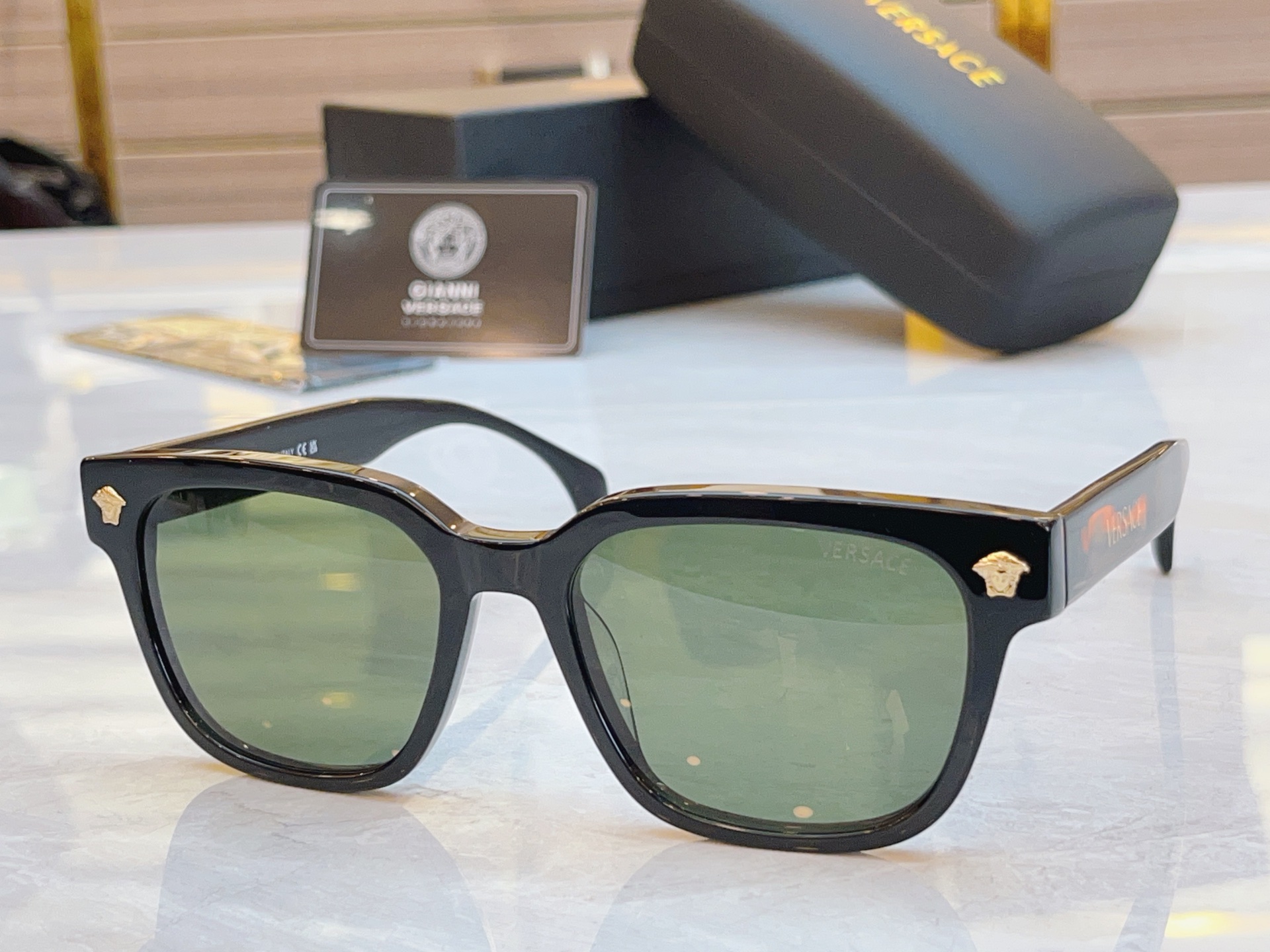 ，【VERSAC*】范思*哲新款太阳镜，MODEL：VE 4513，SIZE：56口17-140