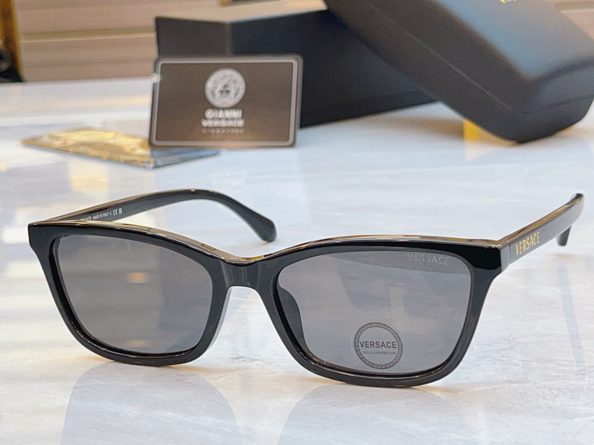 ，【VERSAC*】范思*哲新款太阳镜，MODEL：VE 3375，SIZE：55口19-145