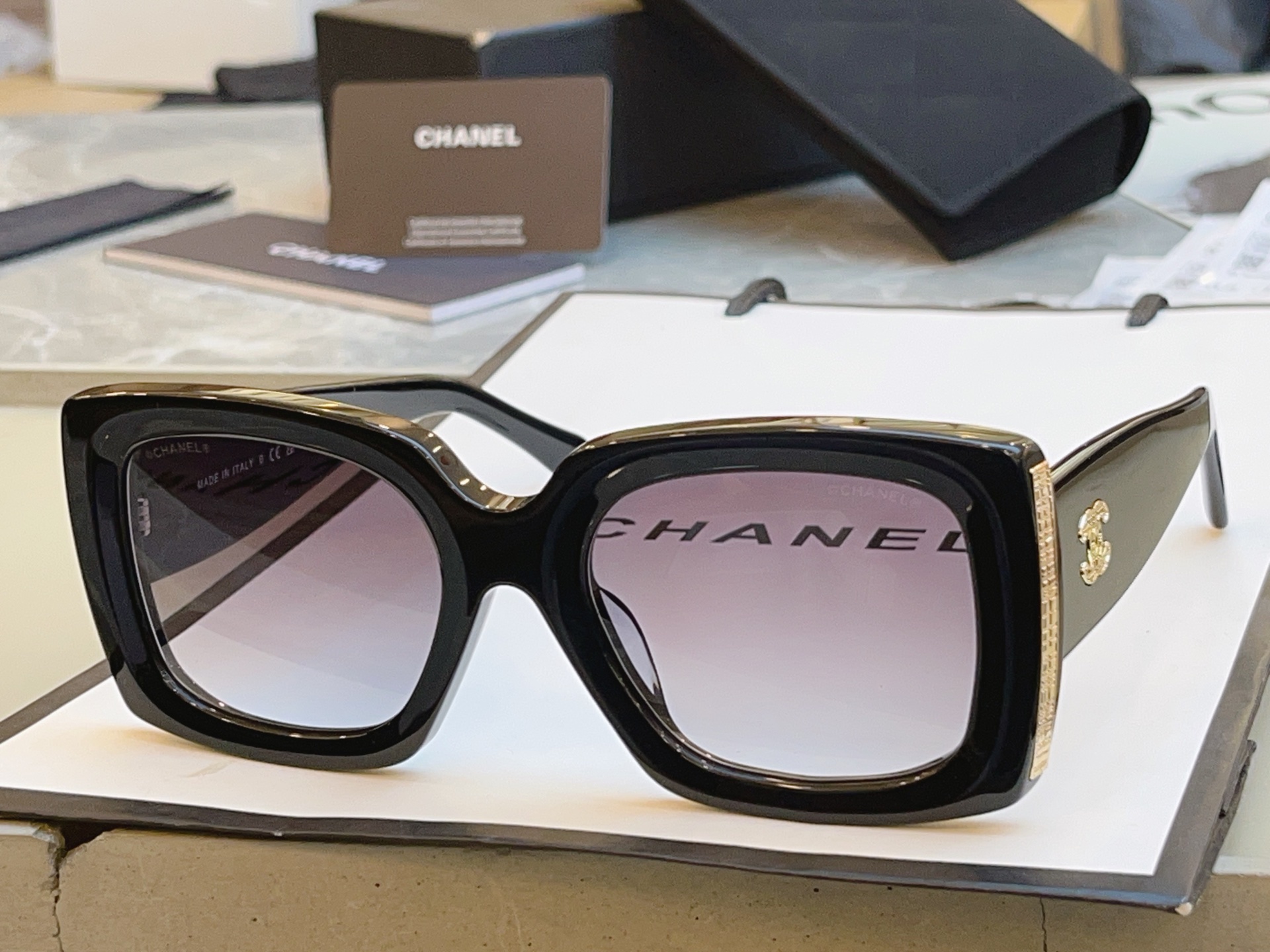 ，【CHANE*】香奈*儿新款太阳镜🕶️，MODEL：CH5435，SIZE：53口22-140