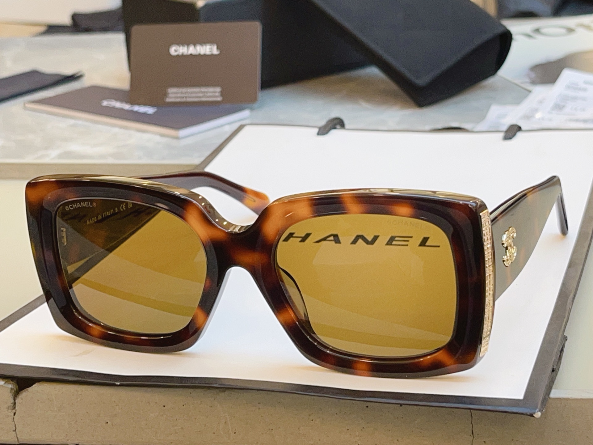 ，【CHANE*】香奈*儿新款太阳镜🕶️，MODEL：CH5435，SIZE：53口22-140