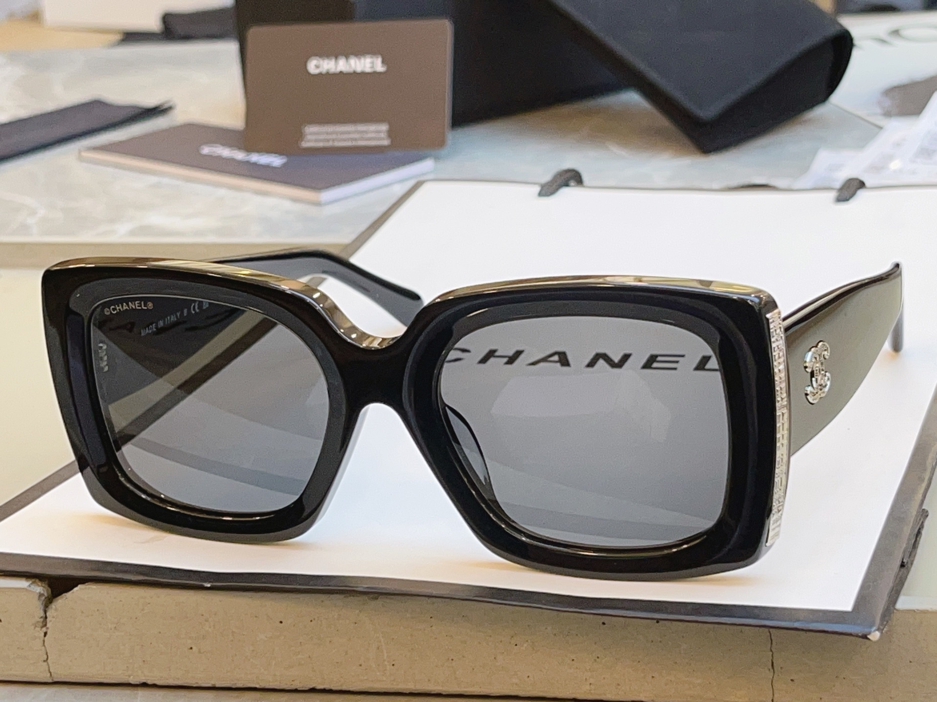 ，【CHANE*】香奈*儿新款太阳镜🕶️，MODEL：CH5435，SIZE：53口22-140