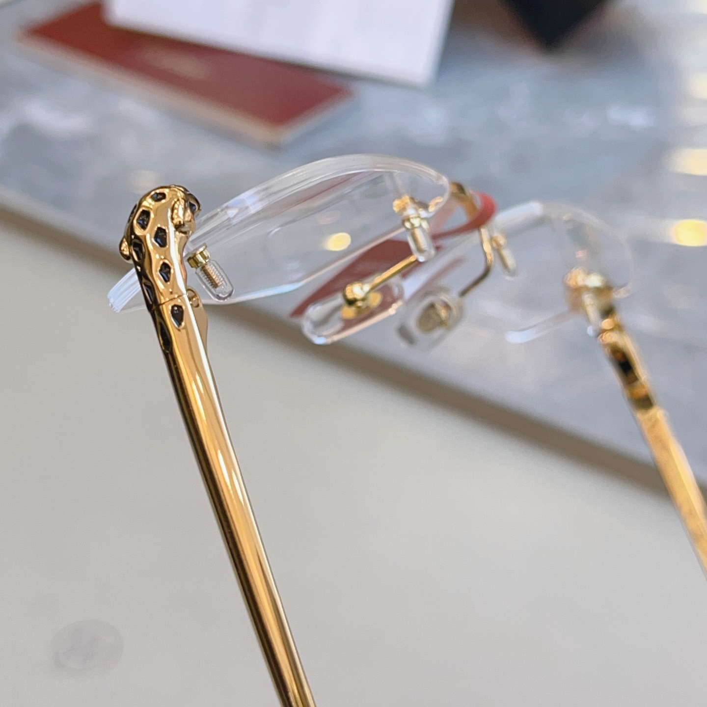 高版本✨，【CARTIE*】卡地*亚新款眼镜架，18K金电镀 镜片蔡司logo✨， MODEL:CT04