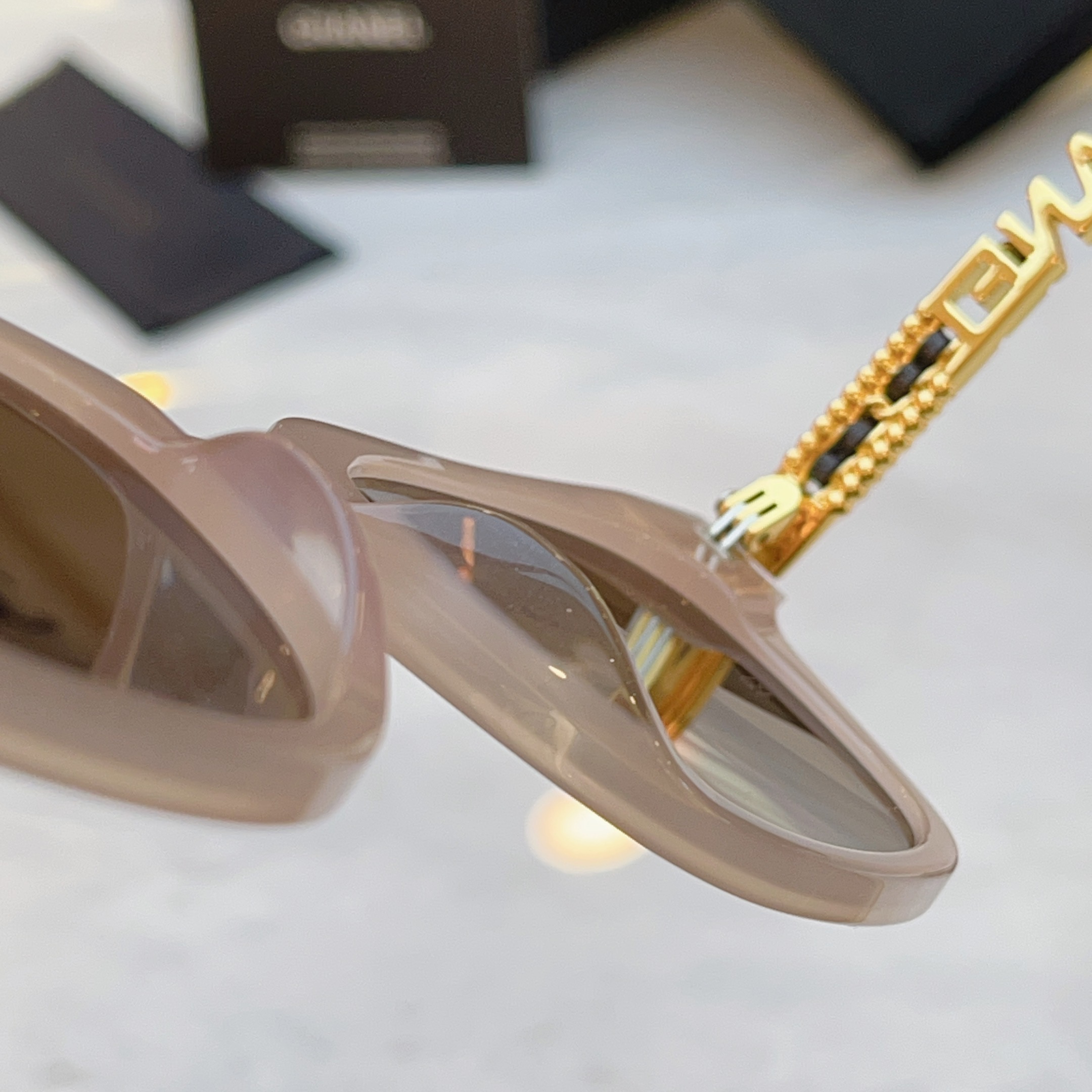 ，【CHANE*】香奈*儿新款太阳镜🕶️，MODEL：CH6044，SIZE：49口22-145