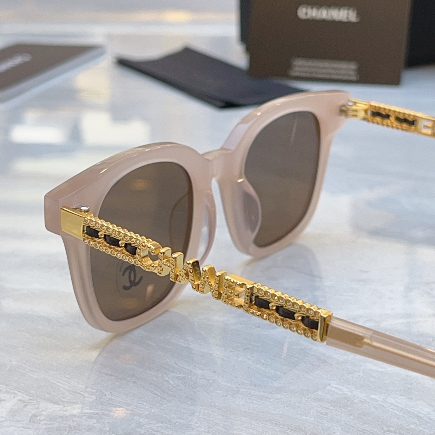 ，【CHANE*】香奈*儿新款太阳镜🕶️，MODEL：CH6044，SIZE：49口22-145