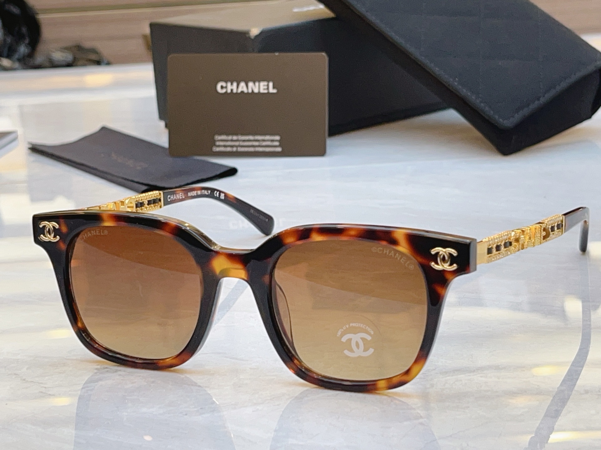 ，【CHANE*】香奈*儿新款太阳镜🕶️，MODEL：CH6044，SIZE：49口22-145