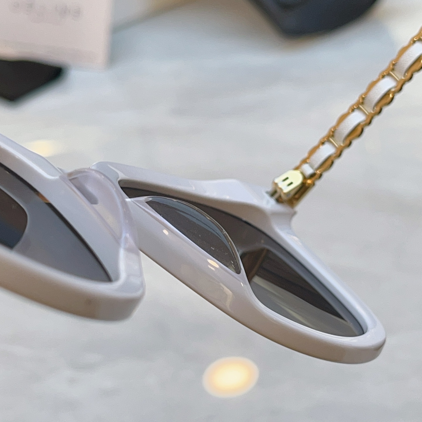 ，【CELIN*】赛*琳新款太阳镜， MODEL:CL40268，SIZE: 65口18-145