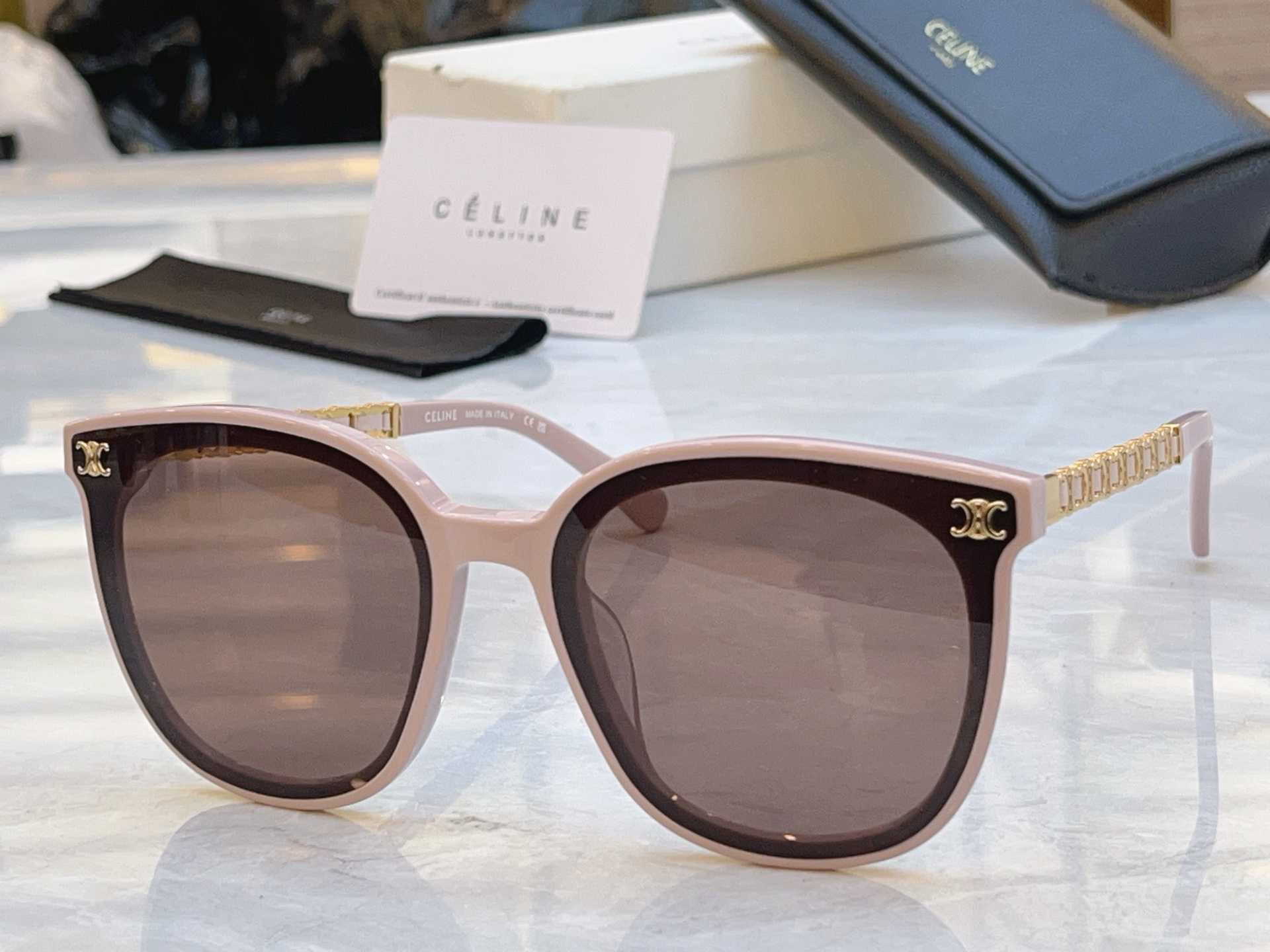 ，【CELIN*】赛*琳新款太阳镜， MODEL:CL40268，SIZE: 65口18-145