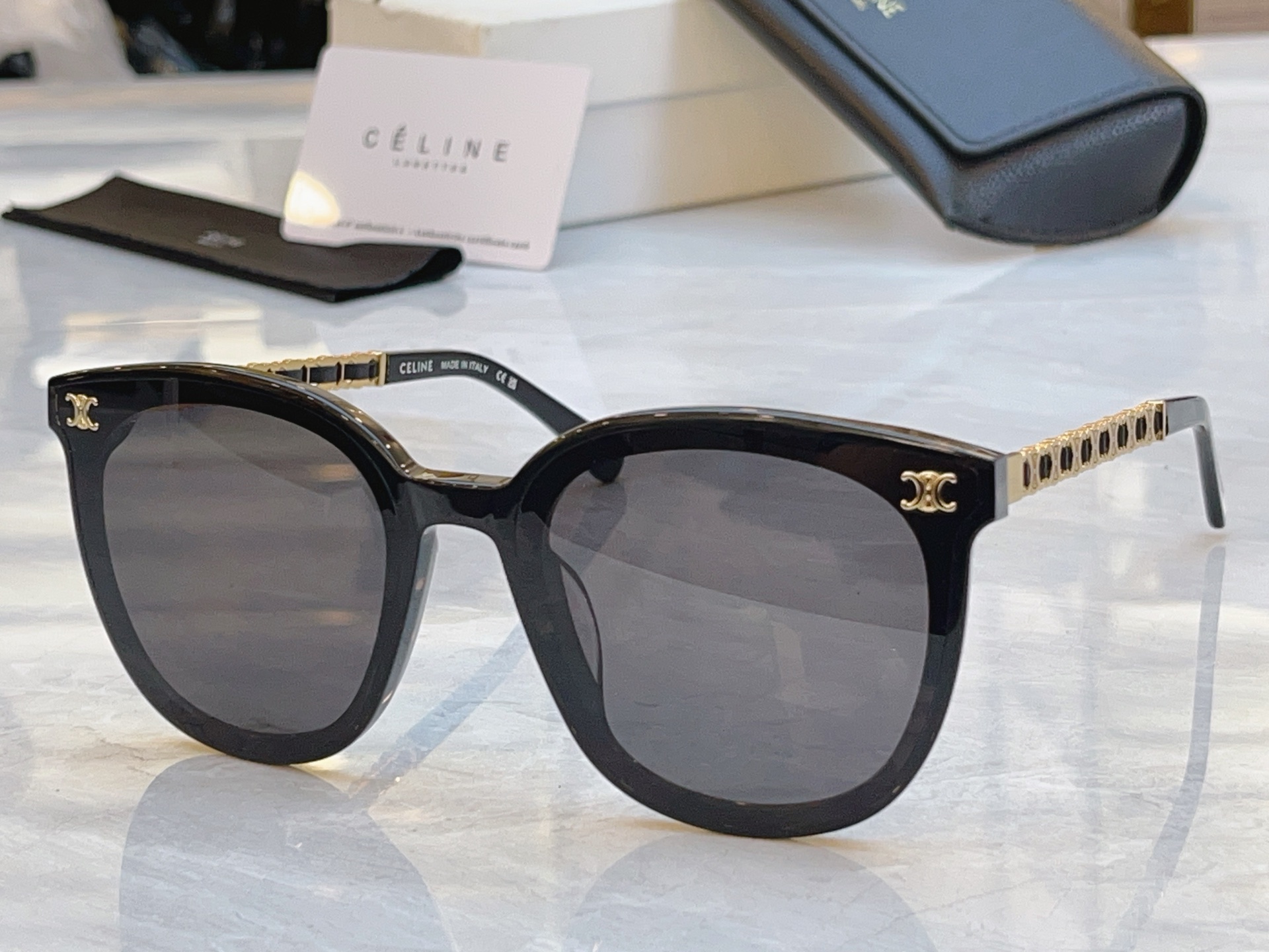 ，【CELIN*】赛*琳新款太阳镜， MODEL:CL40268，SIZE: 65口18-145