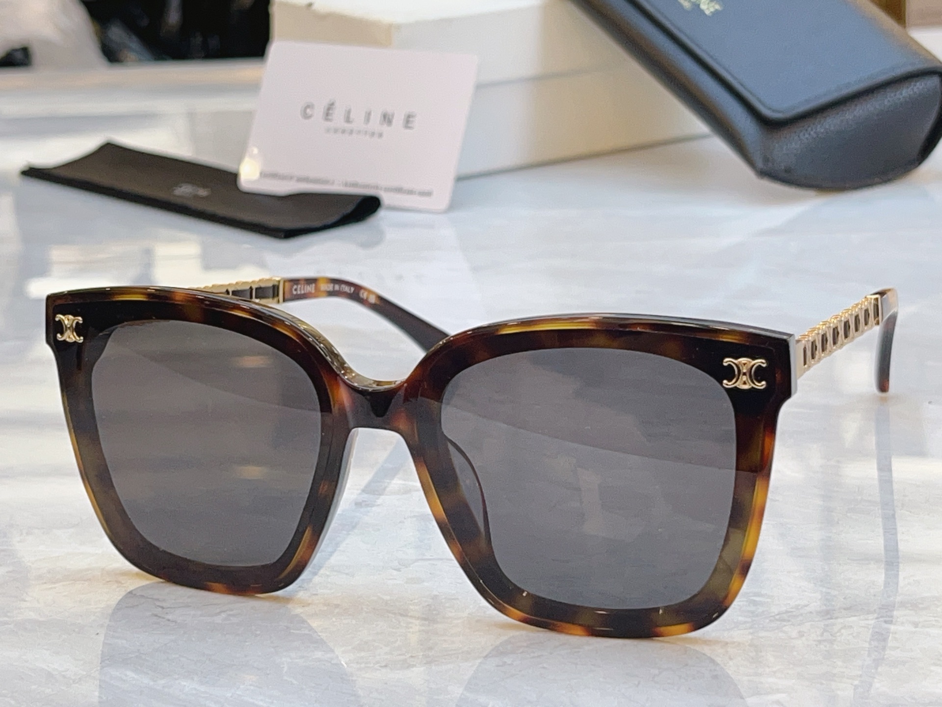 ，【CELIN*】赛*琳新款太阳镜， MODEL:CL40267，SIZE: 64口15-145