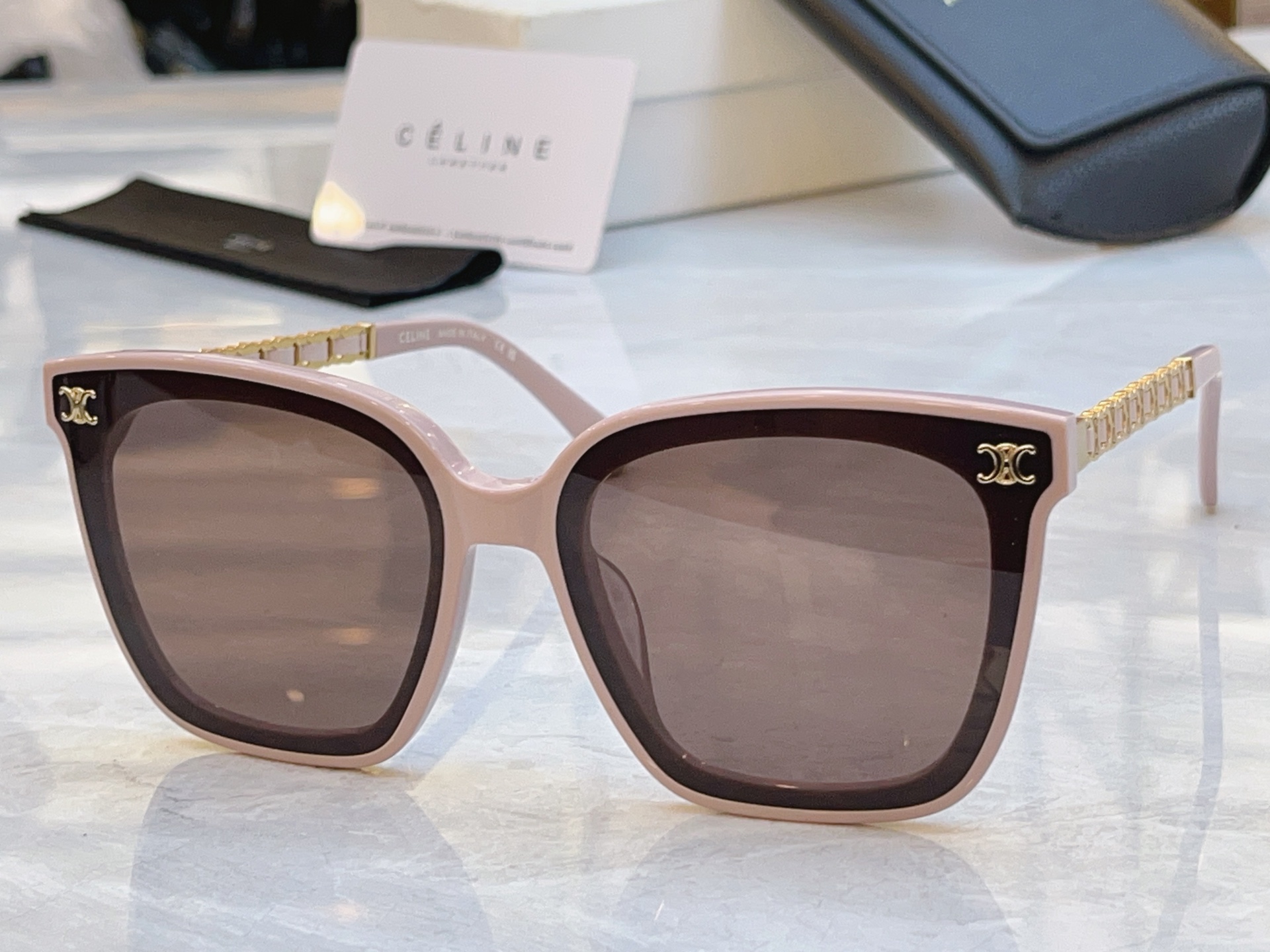 ，【CELIN*】赛*琳新款太阳镜， MODEL:CL40267，SIZE: 64口15-145