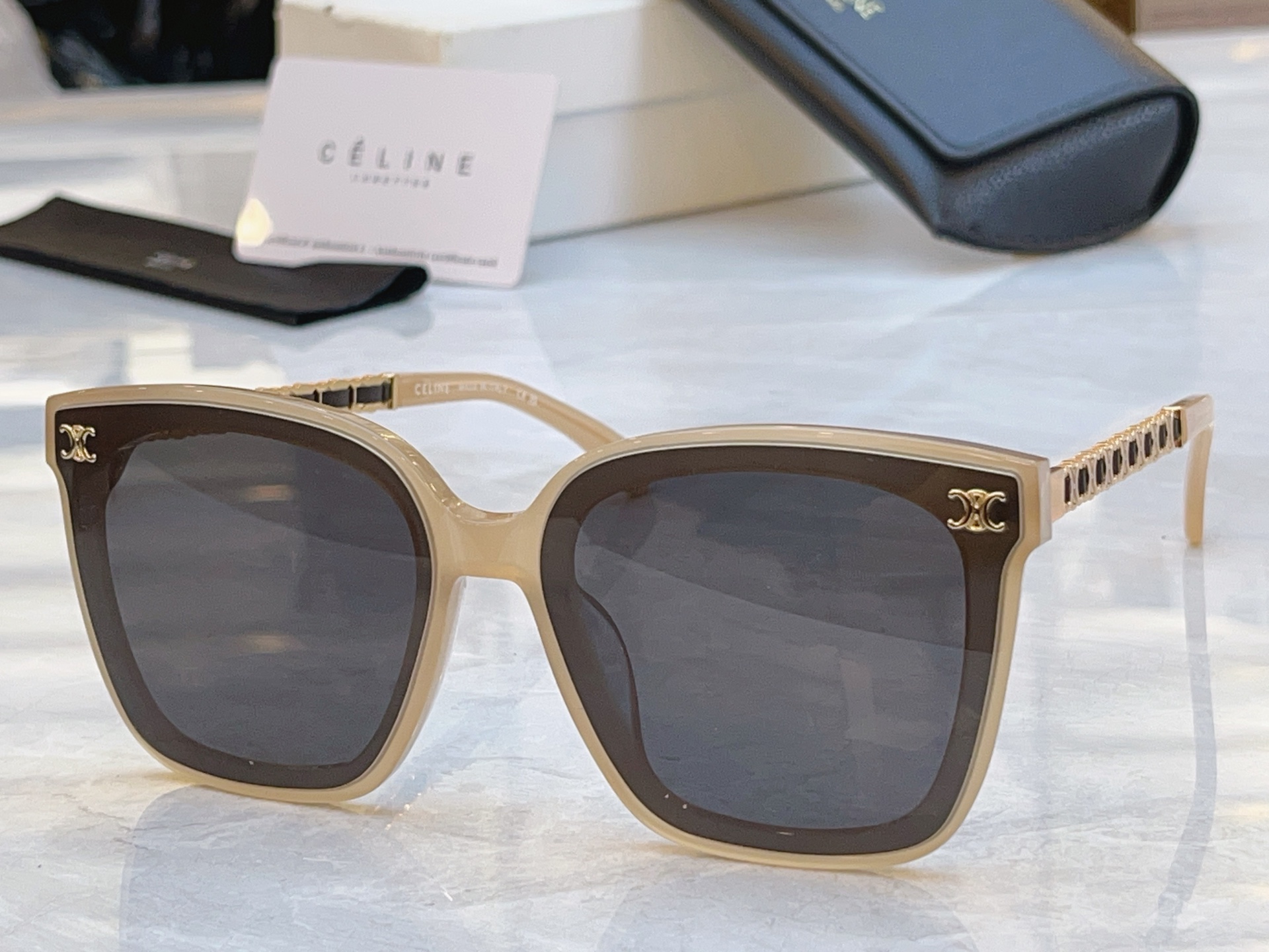 ，【CELIN*】赛*琳新款太阳镜， MODEL:CL40267，SIZE: 64口15-145