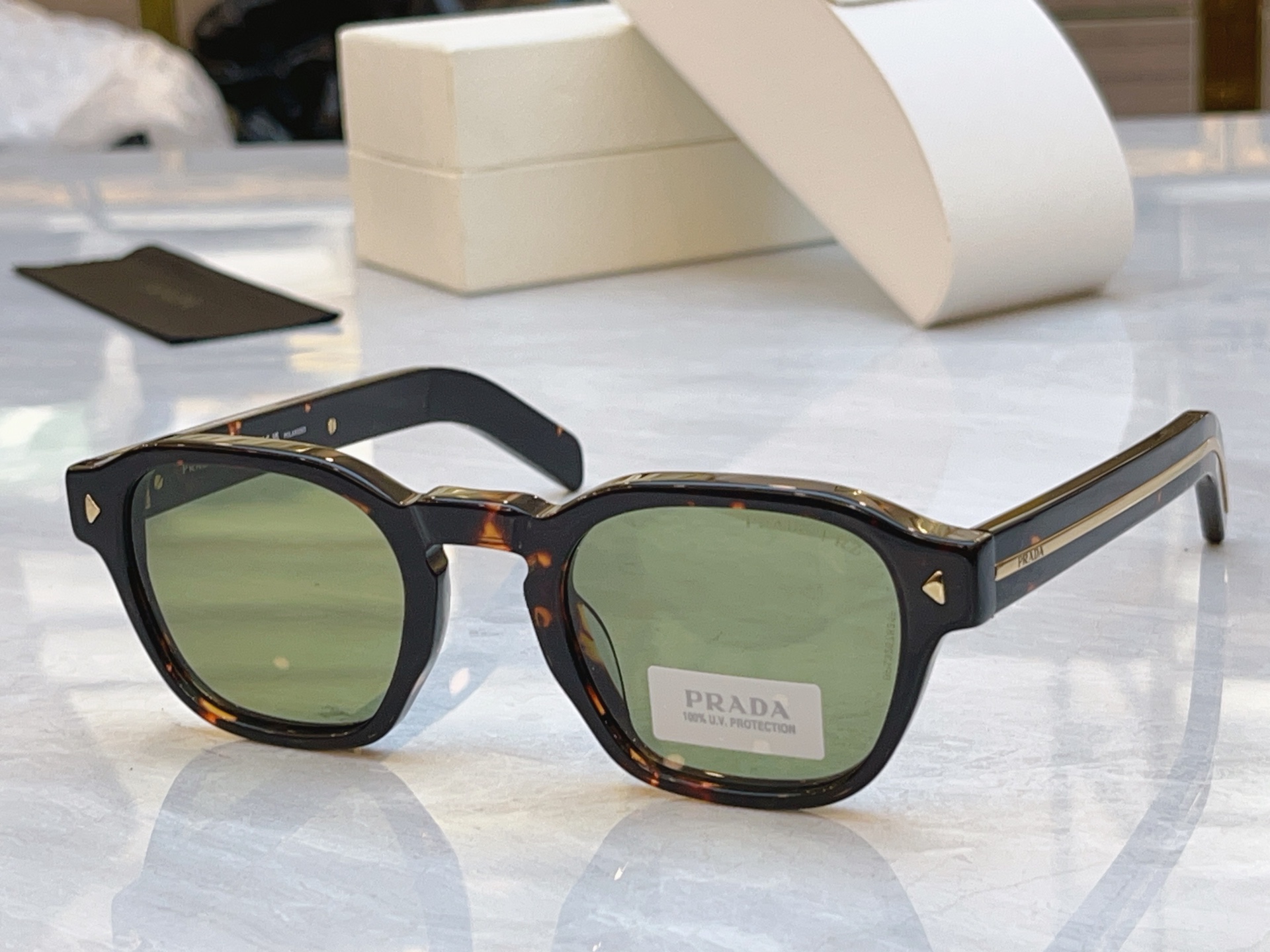 ，【PRAD*】普拉*达新款太阳镜🕶️，MODEL：SPR A16S，SIZE：52口24-150