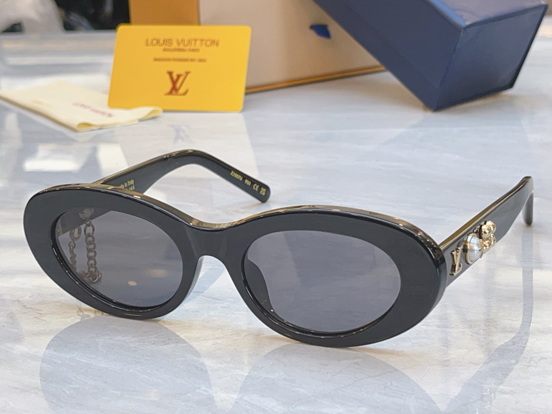 ，【LOUIS VUITTO*】路易*威登新款太阳镜，MODEL：Z3044W，SIZE：53口20-1