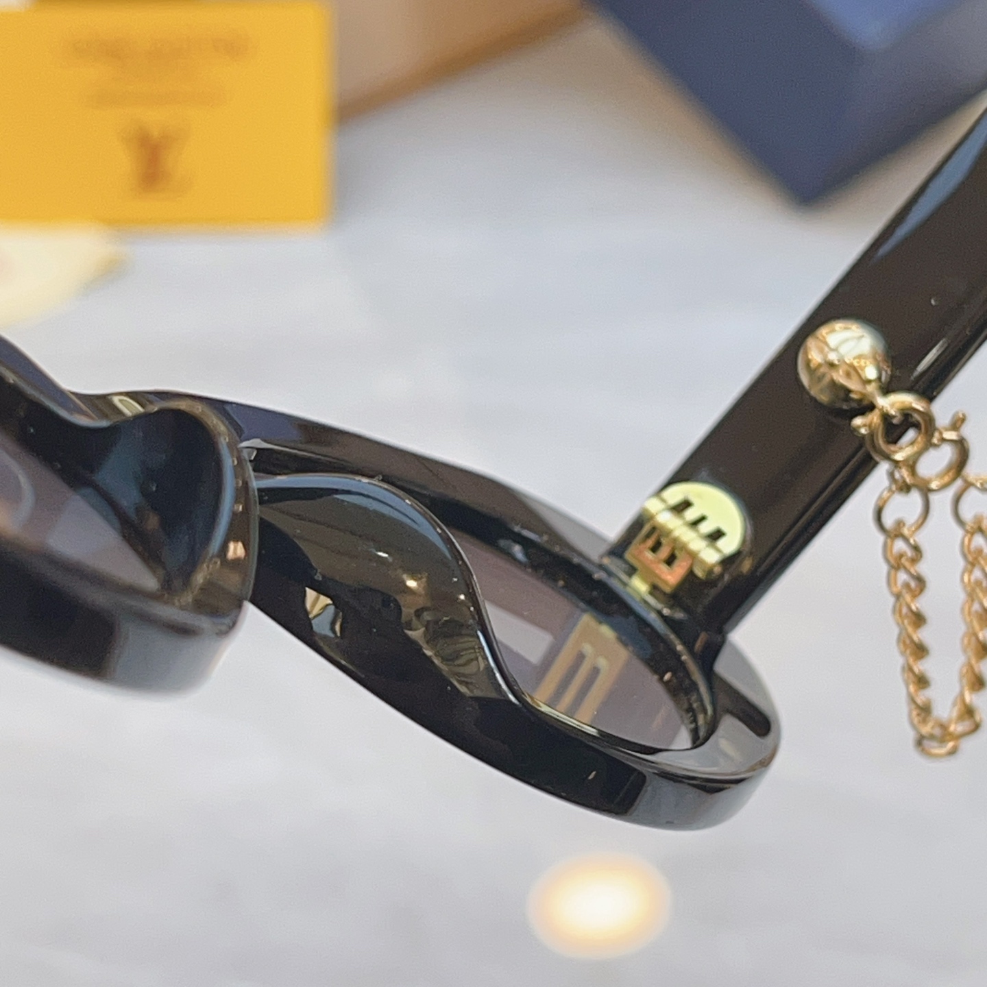 ，【LOUIS VUITTO*】路易*威登新款太阳镜，MODEL：Z3044W，SIZE：53口20-1