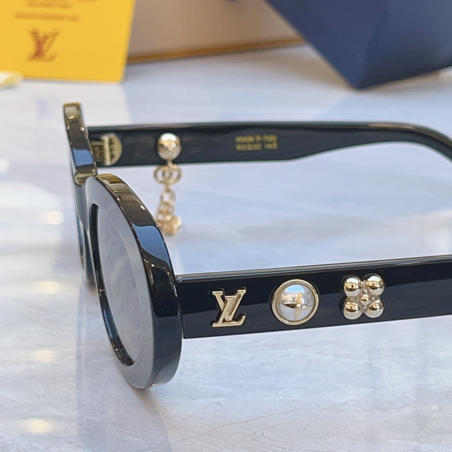 ，【LOUIS VUITTO*】路易*威登新款太阳镜，MODEL：Z3044W，SIZE：53口20-1