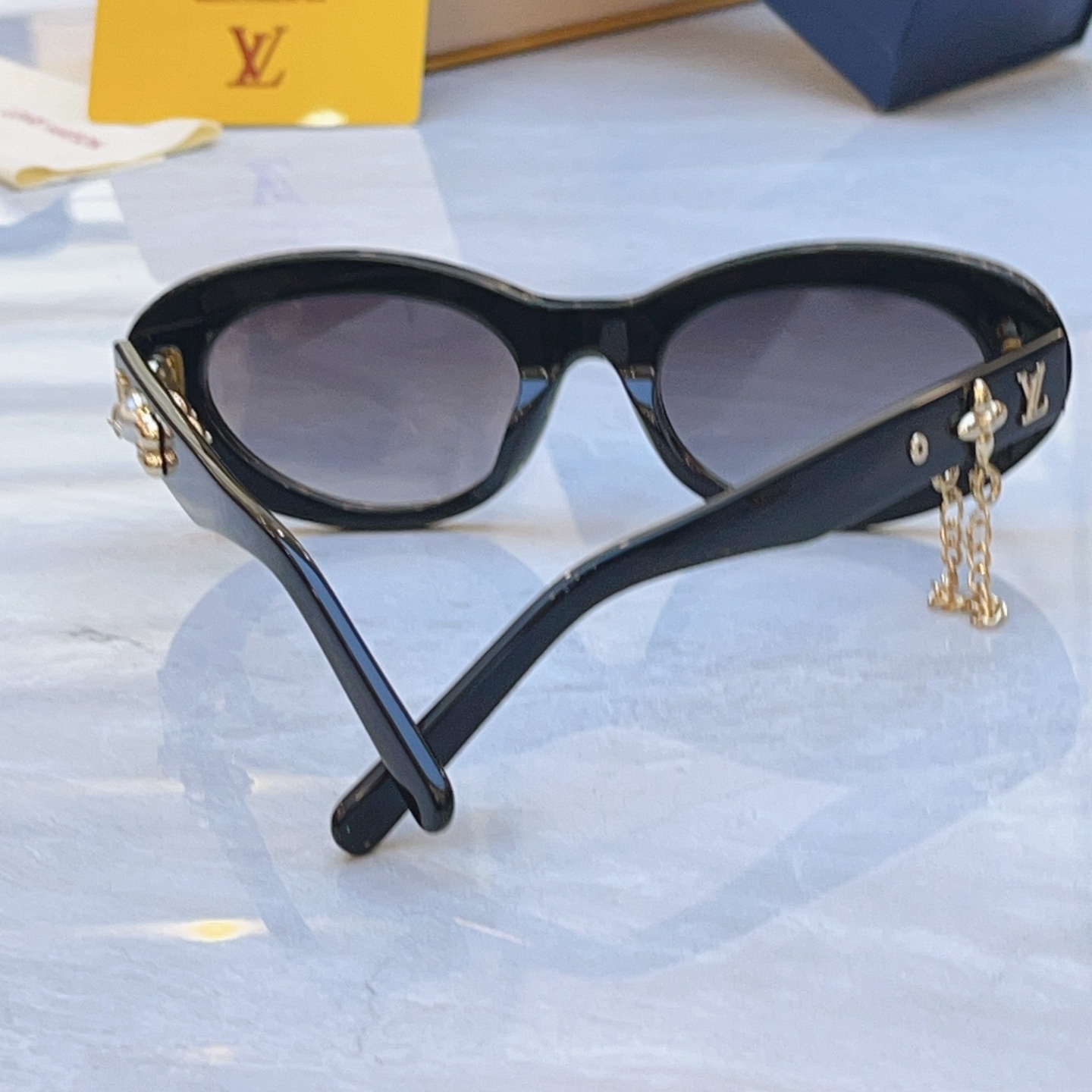 ，【LOUIS VUITTO*】路易*威登新款太阳镜，MODEL：Z3044W，SIZE：53口20-1