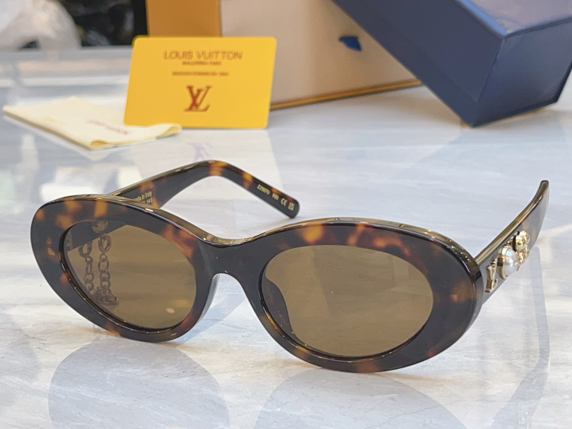 ，【LOUIS VUITTO*】路易*威登新款太阳镜，MODEL：Z3044W，SIZE：53口20-1