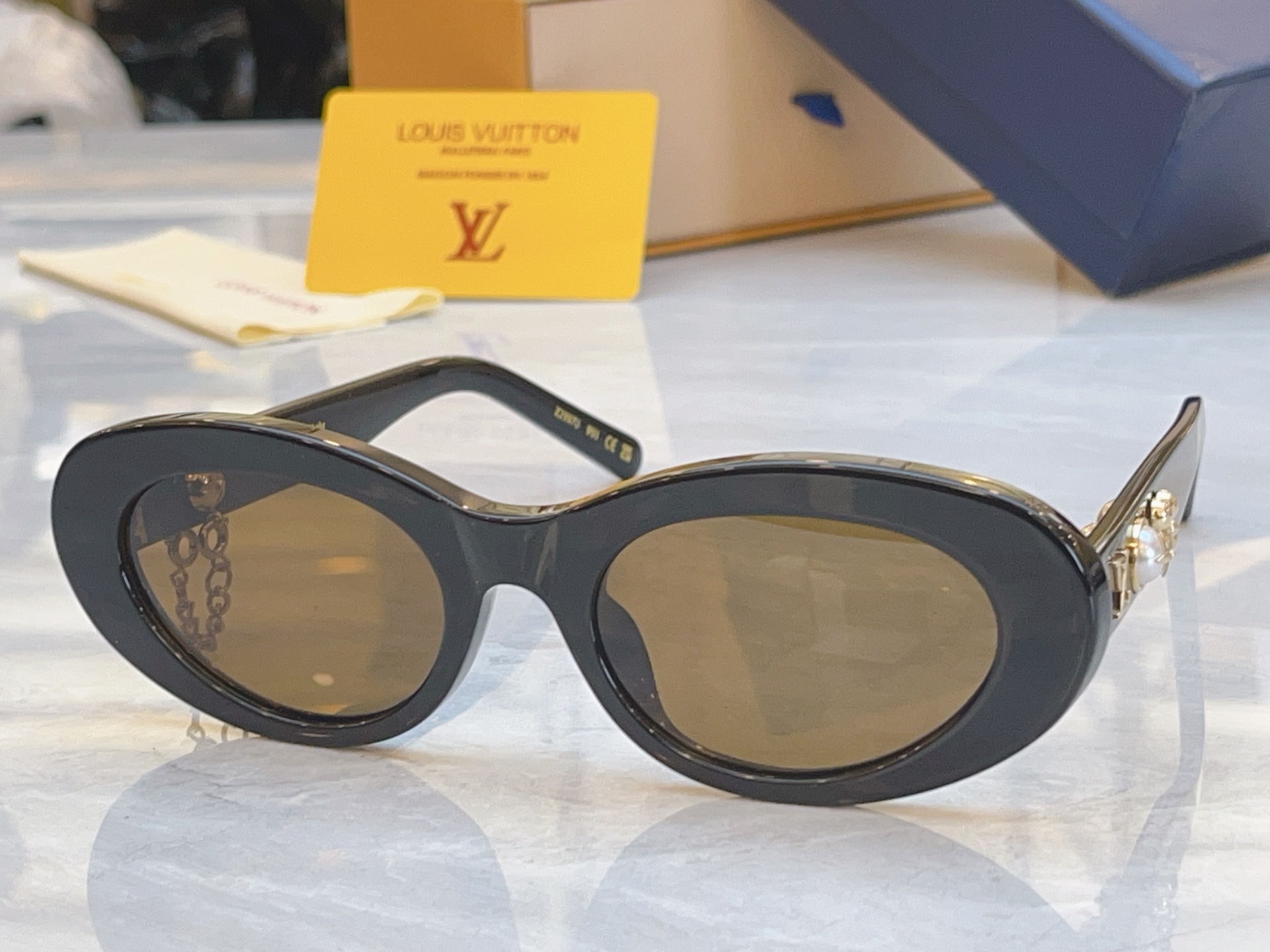 ，【LOUIS VUITTO*】路易*威登新款太阳镜，MODEL：Z3044W，SIZE：53口20-1