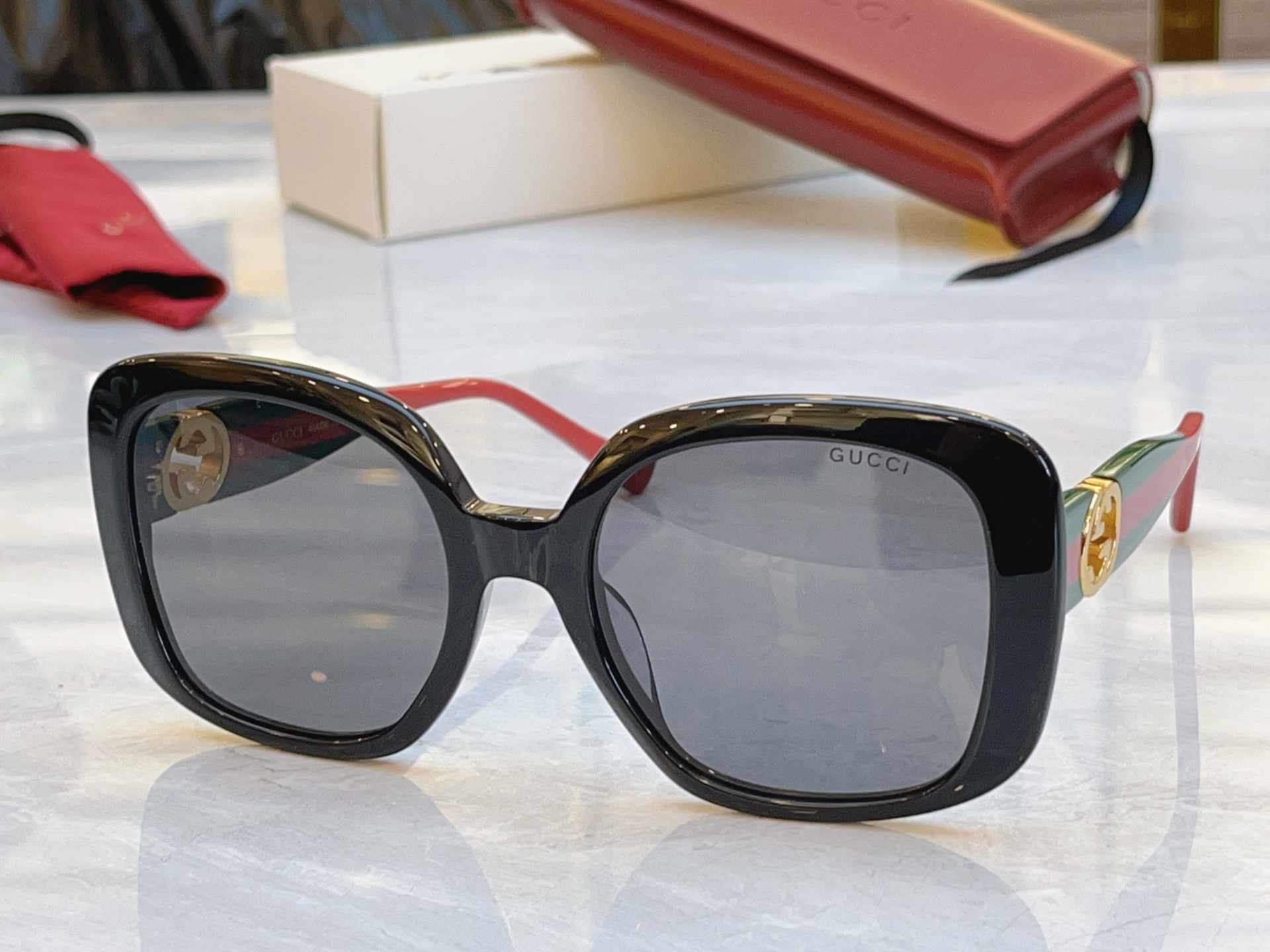 ，【GUCC*】古*驰新款太阳镜，MODEL：GG1029S，SIZE：56口21-142