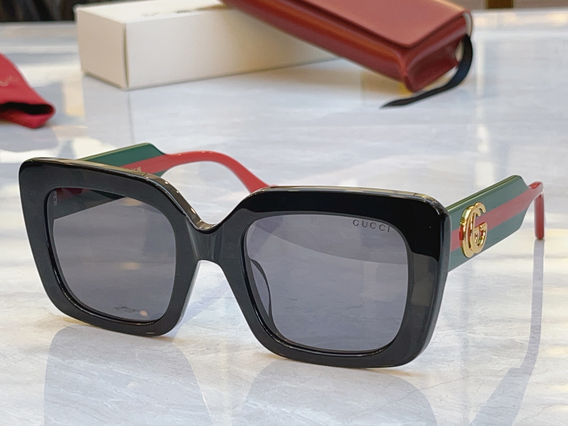 ，【GUCC*】古*驰新款太阳镜，MODEL：GG1560S，SIZE：52口22-145