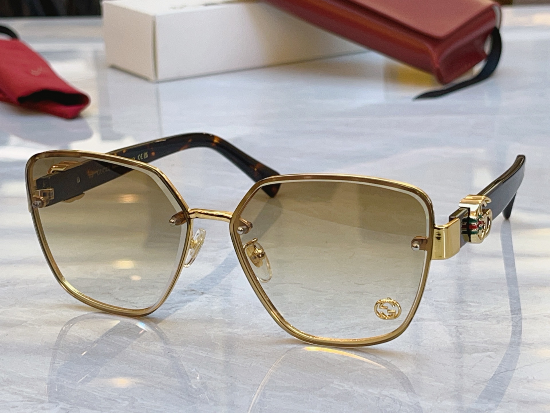 ，【GUCC*】古*驰新款太阳镜，MODEL：GG1547S，SIZE：62口14-145