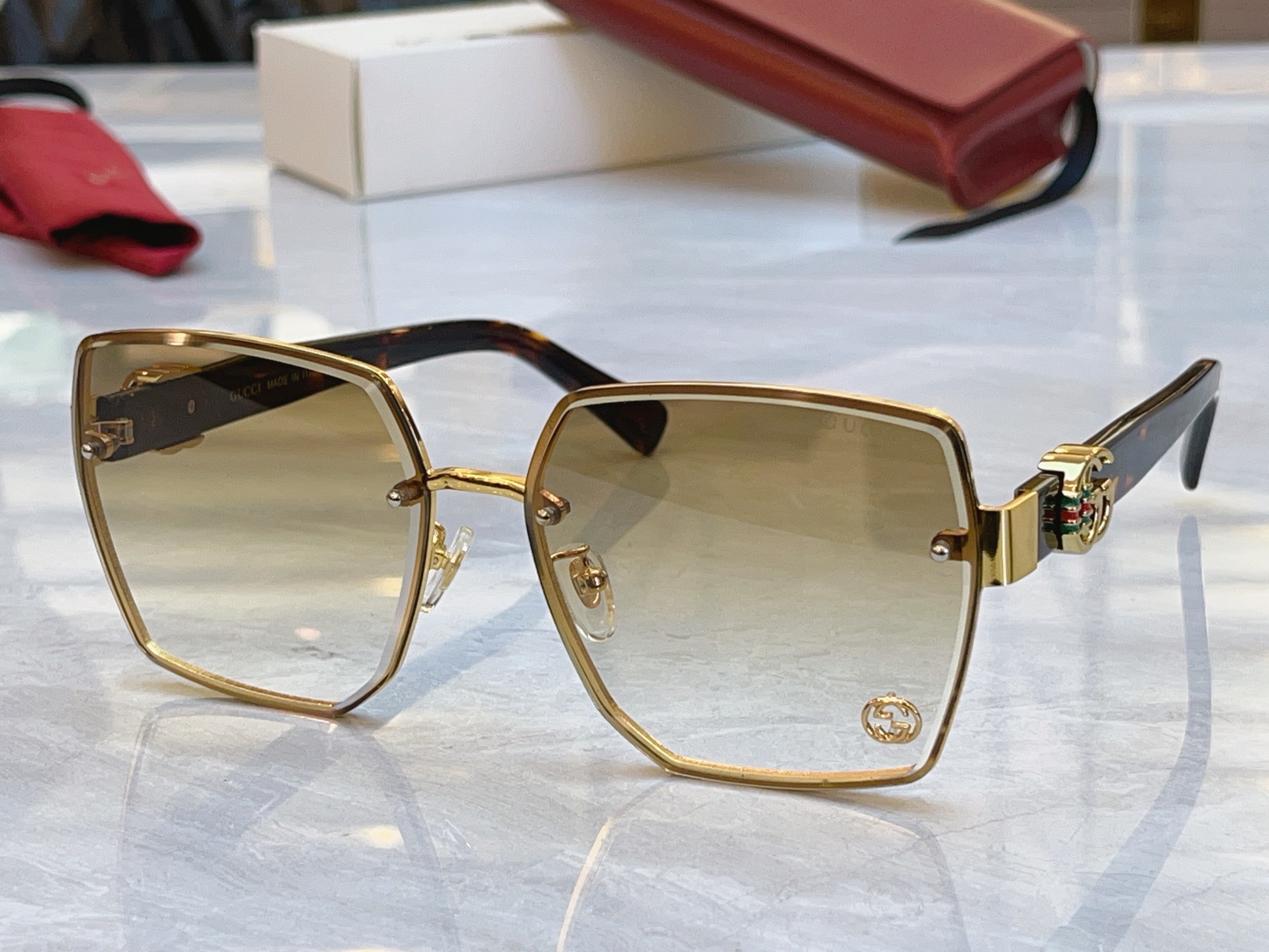 ，【GUCC*】古*驰新款太阳镜，MODEL：GG1548S，SIZE：62口16-145