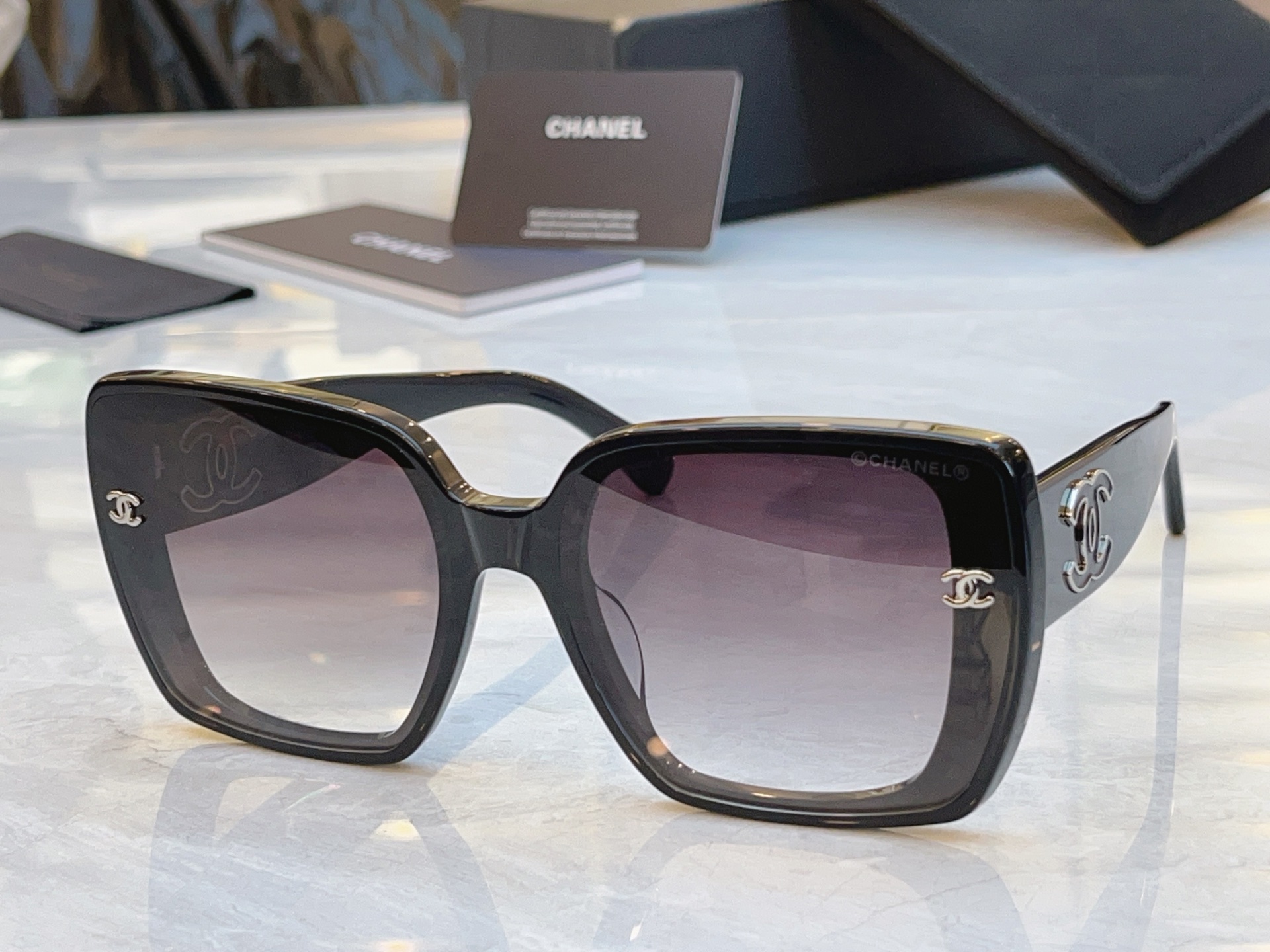 ，【CHANE*】香奈*儿新款太阳镜🕶️，MODEL：CH5510-H，SIZE：64口16-145