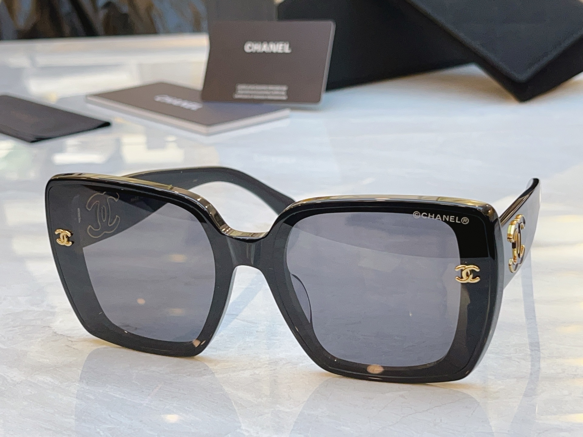 ，【CHANE*】香奈*儿新款太阳镜🕶️，MODEL：CH5510-H，SIZE：64口16-145