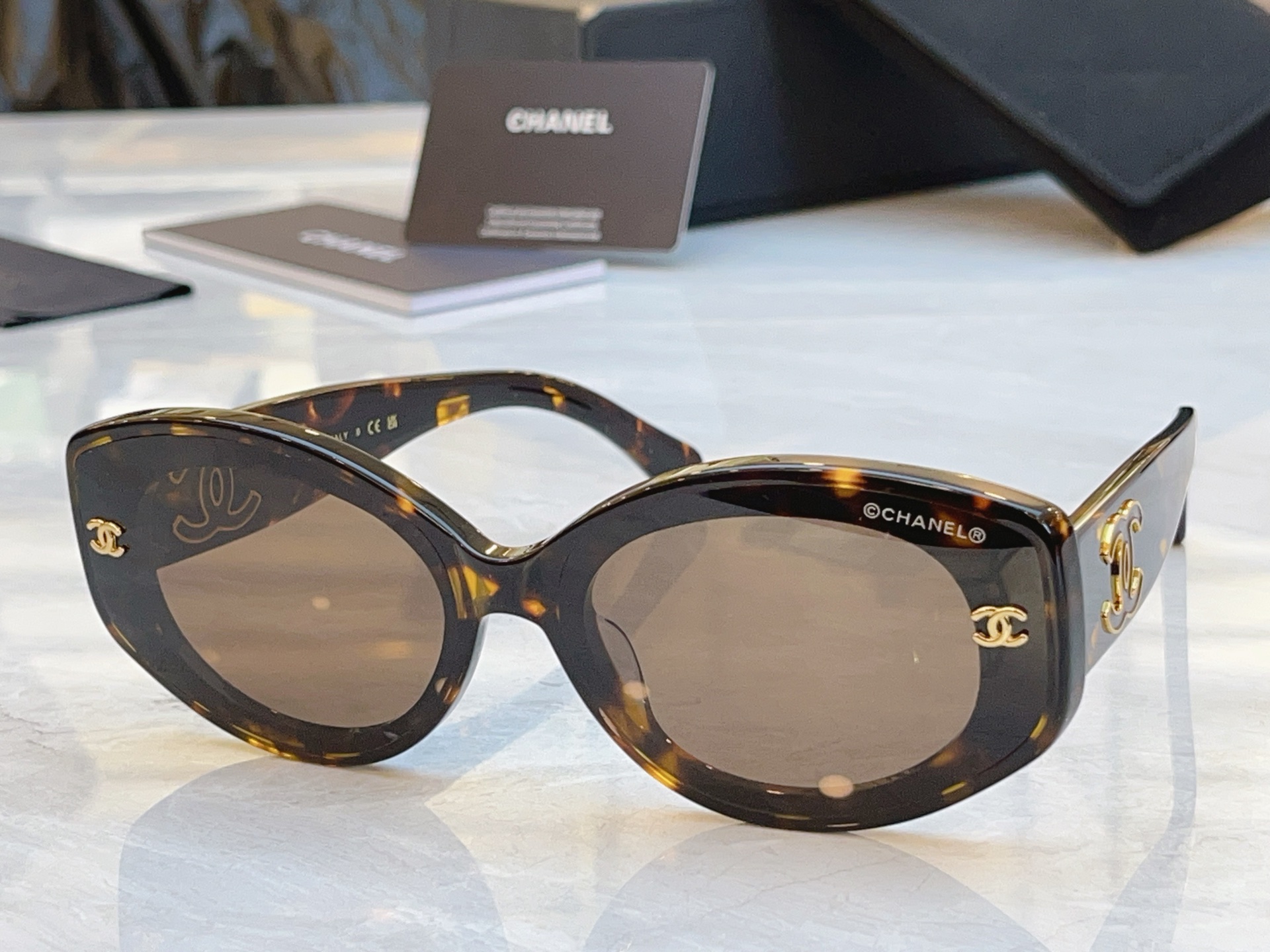 ，【CHANE*】香奈*儿新款太阳镜🕶️，MODEL：CH5511-H，SIZE：65口14-145