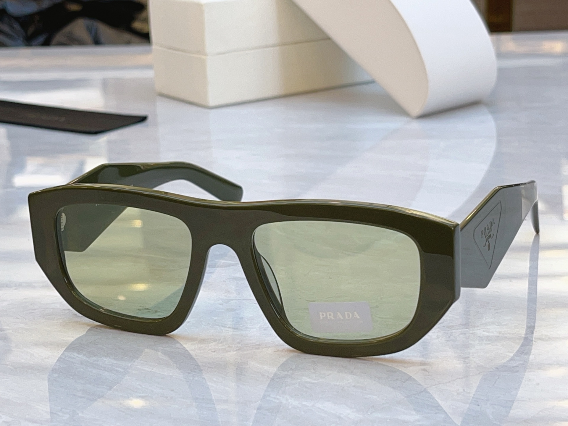 ，【PRAD*】普拉*达新款太阳镜🕶️，MODEL：SPR D04SU，SIZE：53口20-145