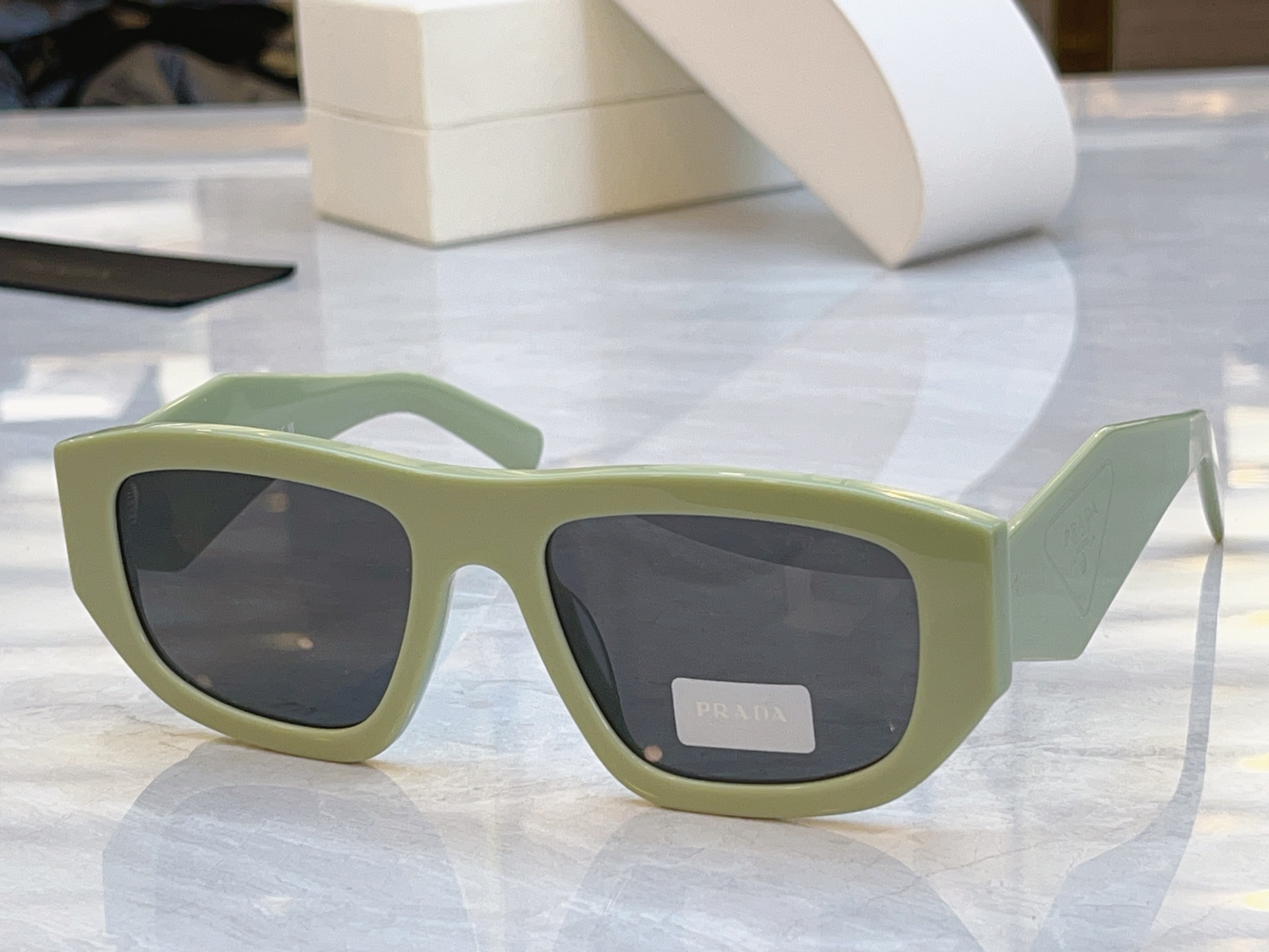 ，【PRAD*】普拉*达新款太阳镜🕶️，MODEL：SPR D04SU，SIZE：53口20-145