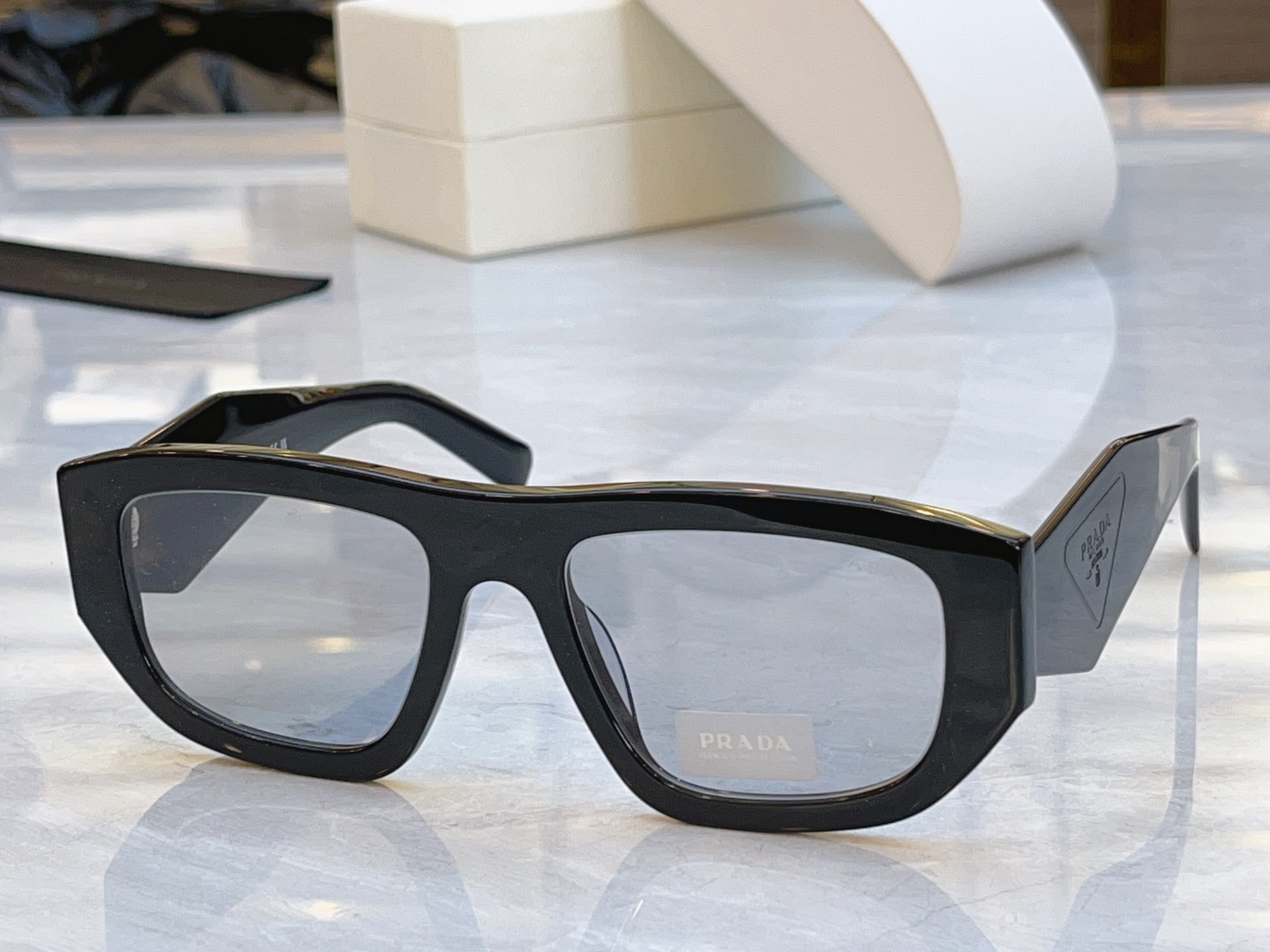 ，【PRAD*】普拉*达新款太阳镜🕶️，MODEL：SPR D04SU，SIZE：53口20-145