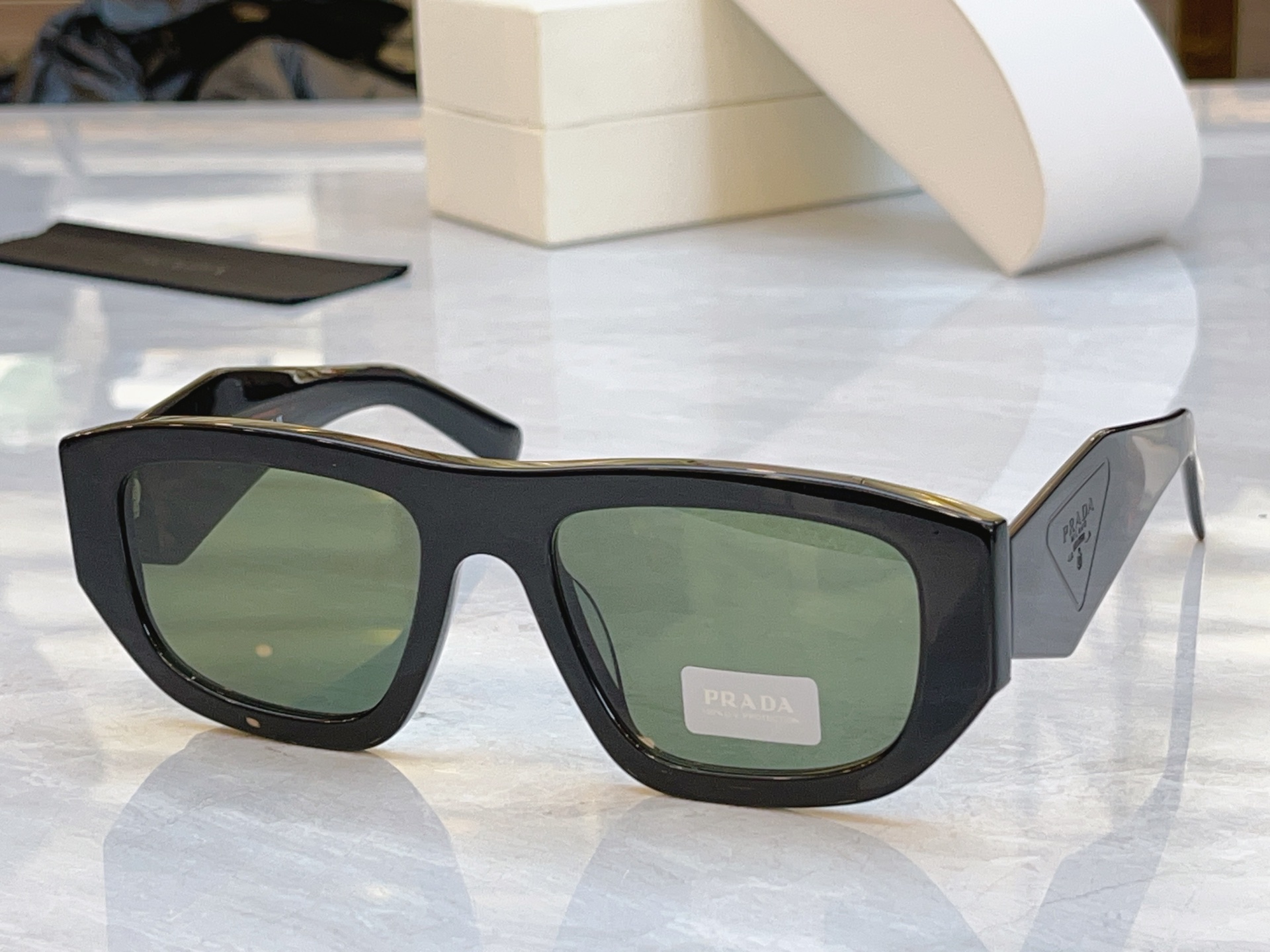 ，【PRAD*】普拉*达新款太阳镜🕶️，MODEL：SPR D04SU，SIZE：53口20-145