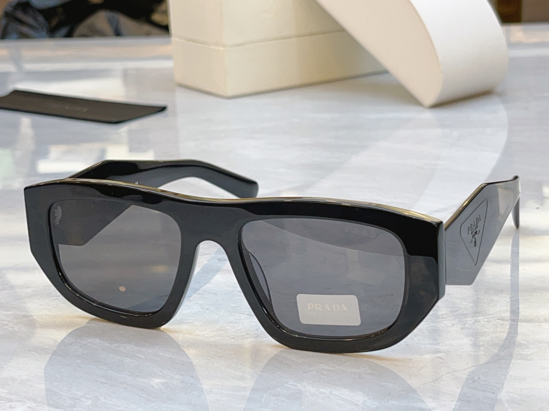 ，【PRAD*】普拉*达新款太阳镜🕶️，MODEL：SPR D04SU，SIZE：53口20-145