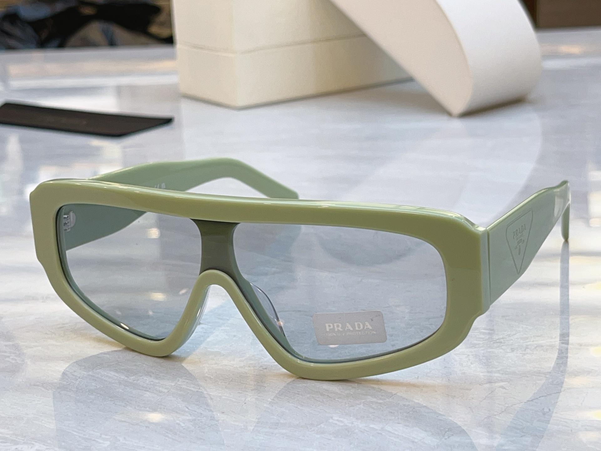 ，【PRAD*】普拉*达新款太阳镜🕶️，MODEL：SPR D10S，SIZE：124口145