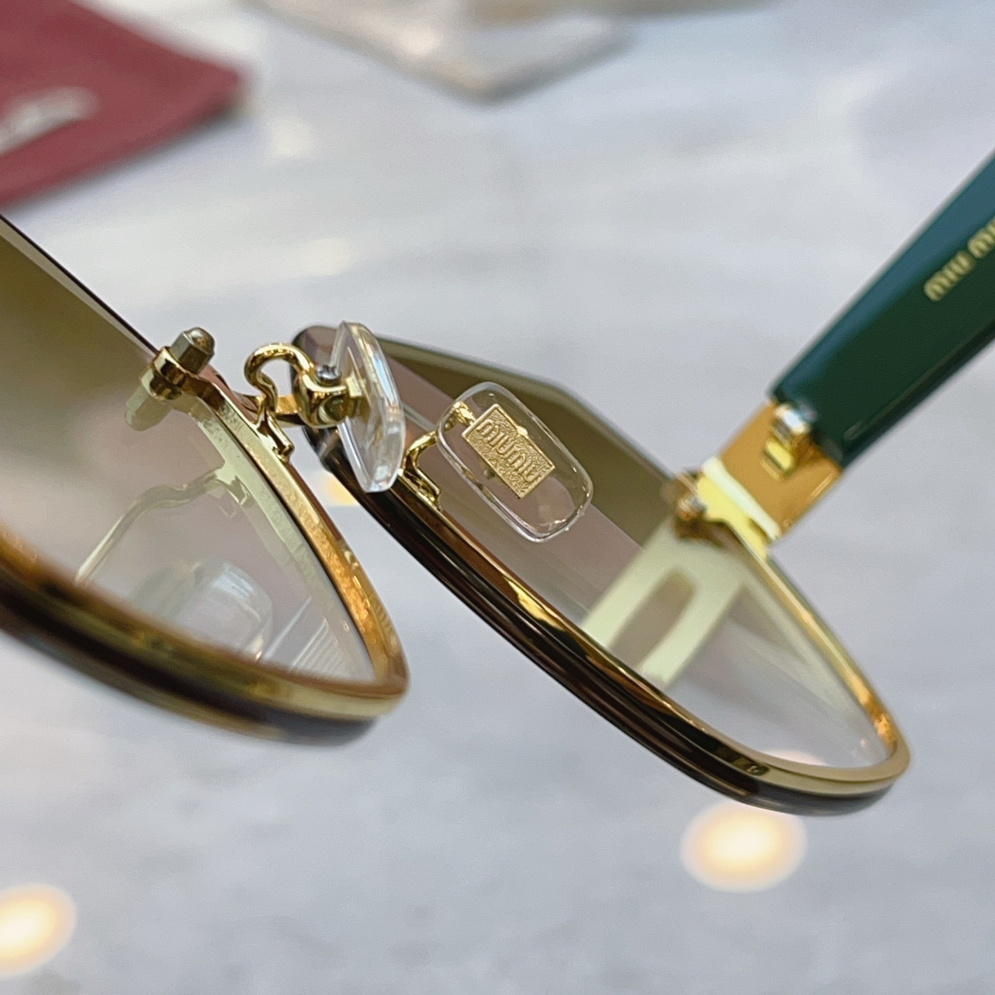 ，【MIUMI*】缪*缪新款太阳镜，Mod: MU 58ZS，SIZE:62口16-145