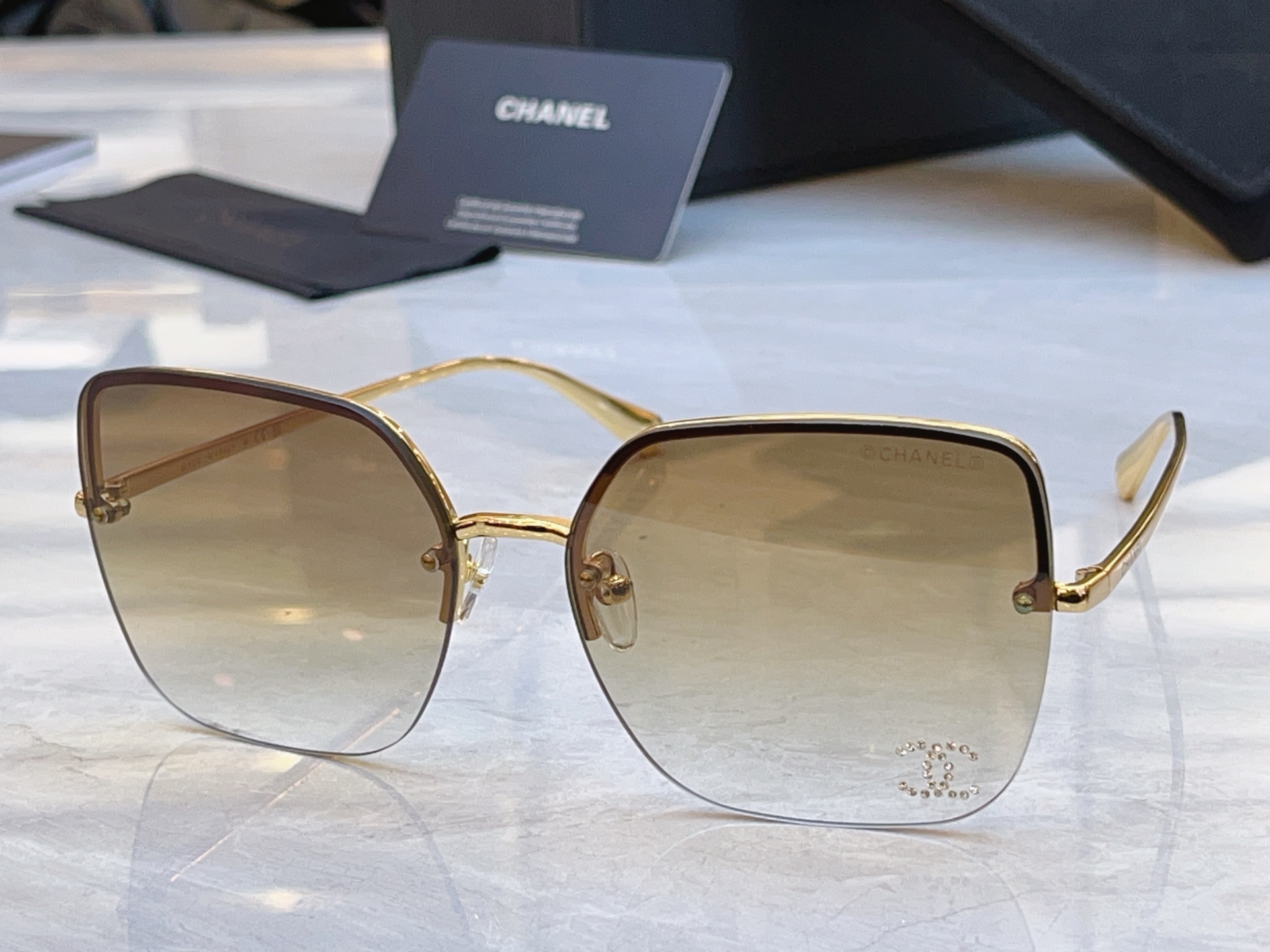 ，【CHANE*】香奈*儿新款太阳镜🕶️，MODEL：CH5492，SIZE：62口16-145