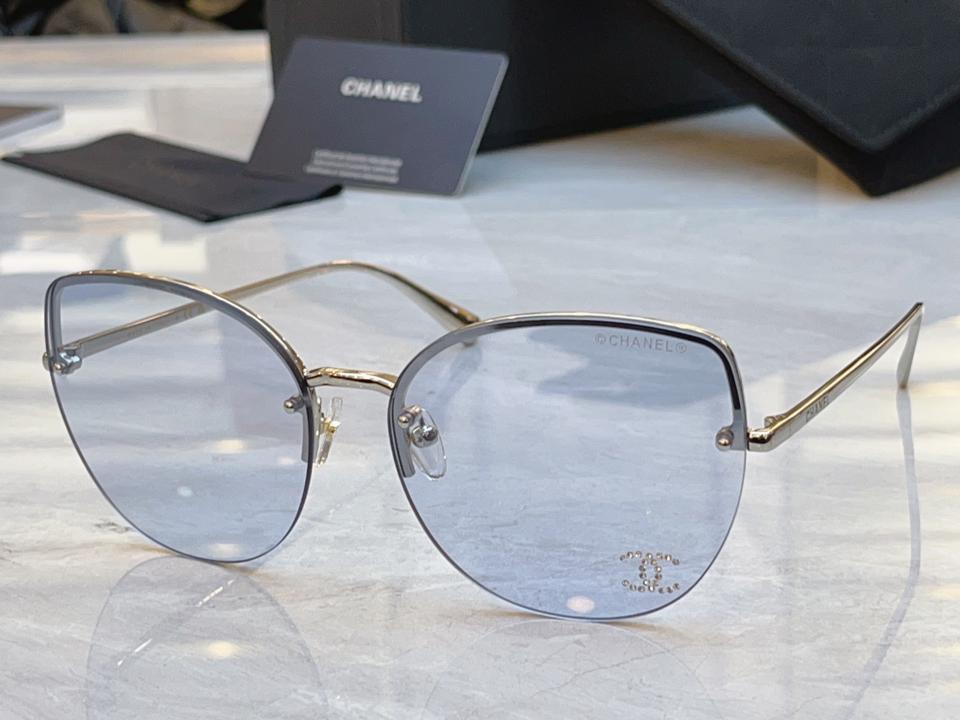 ，【CHANE*】香奈*儿新款太阳镜🕶️，MODEL：CH5491，SIZE：62口16-145