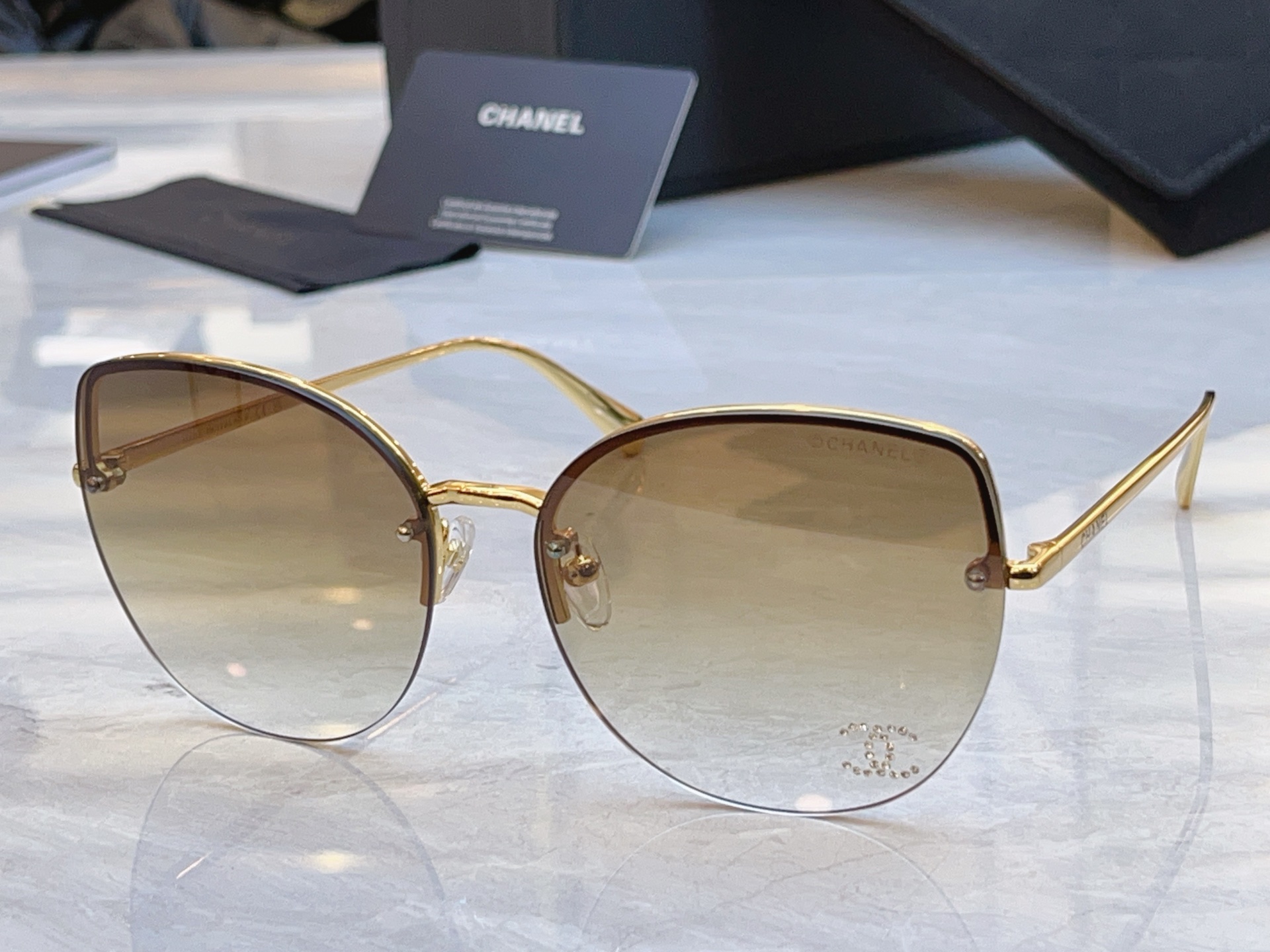 ，【CHANE*】香奈*儿新款太阳镜🕶️，MODEL：CH5491，SIZE：62口16-145