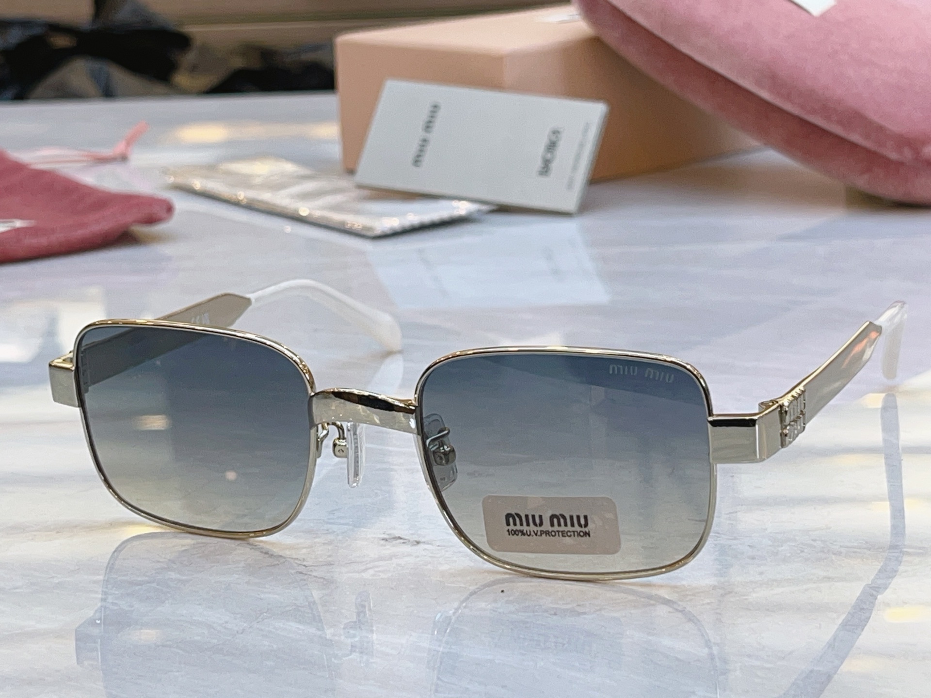 ，【MIUMI*】缪*缪新款太阳镜，Mod: MU B54S，SIZE:52口22-135